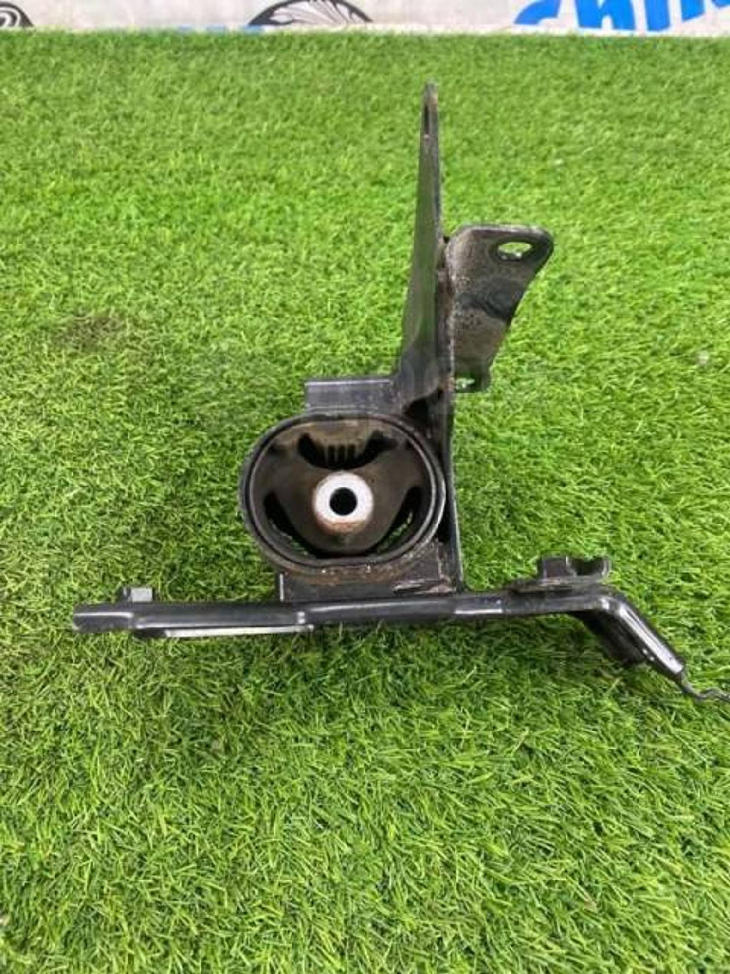 https://ycs.partsauto.market/partsauto-images/thmbs/c3f37c53c3f26218694e162feb13d3cb/4679d42c6a11b15ed01d2a69cea4ccd4/32e1b9b13bc195bafd24e6c759557fbb.jpg