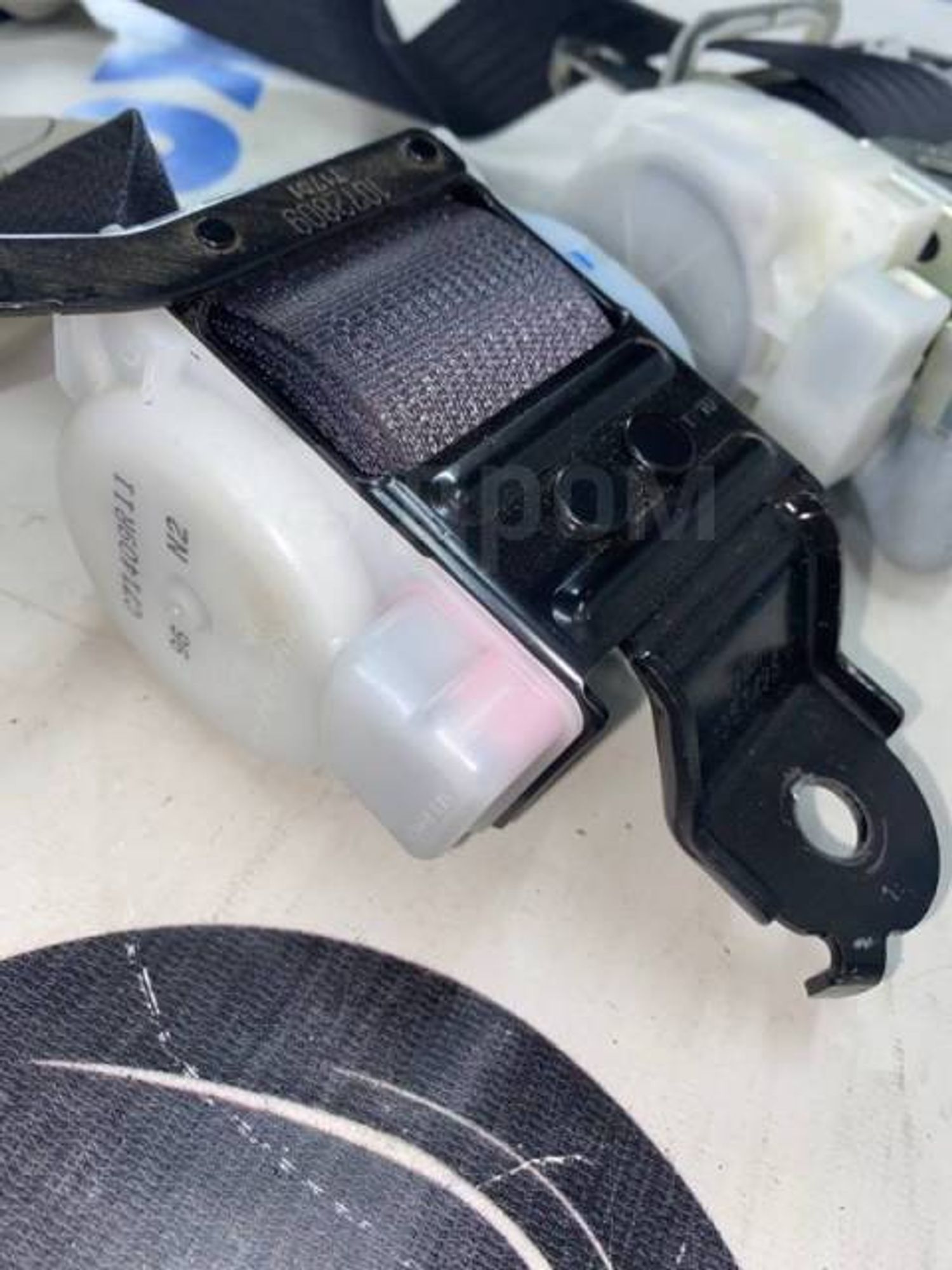 https://ycs.partsauto.market/partsauto-images/thmbs/c3f37c53c3f26218694e162feb13d3cb/5513f26d99995efaff188c001f77bdac/a5a3a89fef9d502633a63ecbebdbd814.jpg