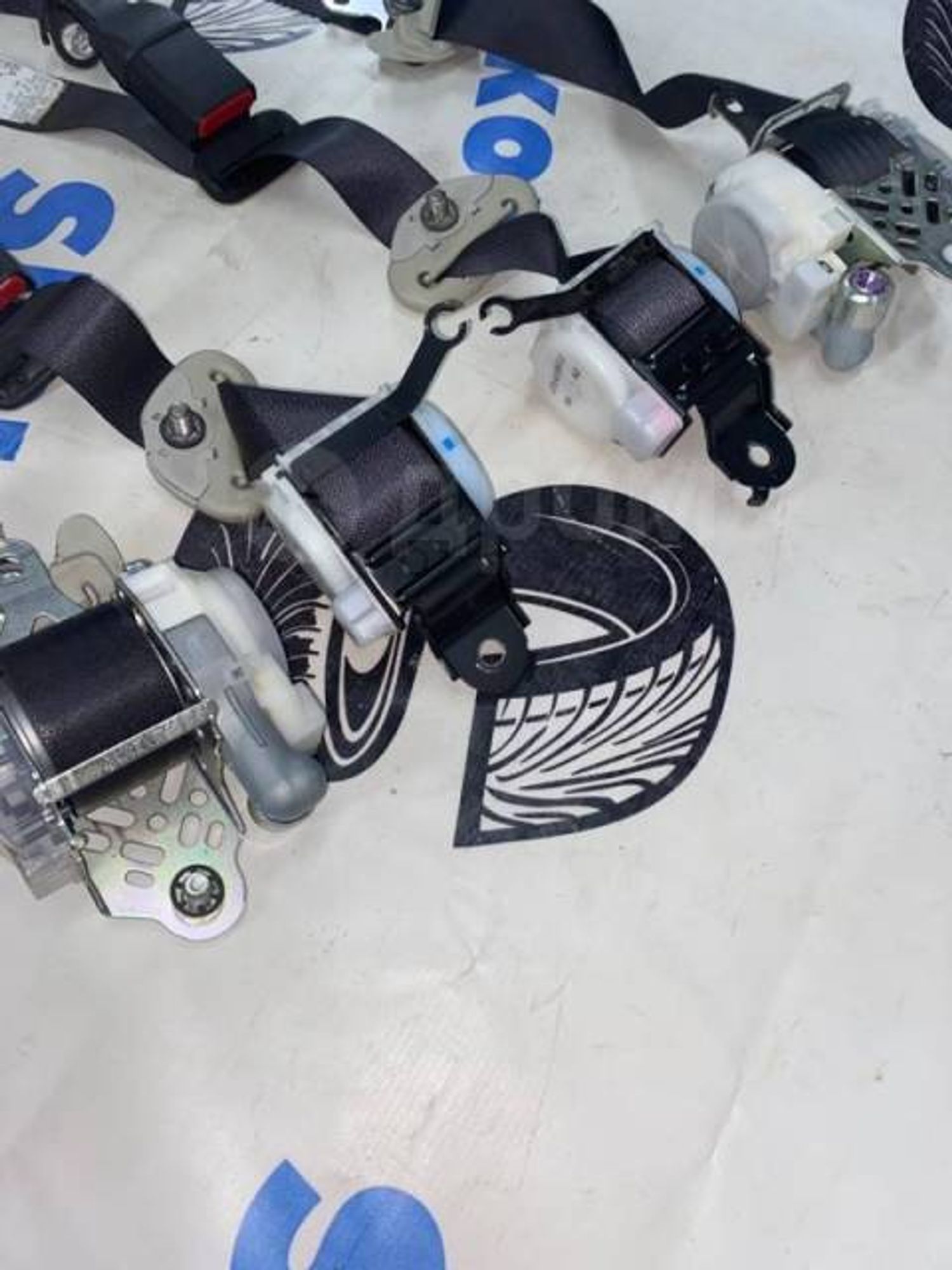 https://ycs.partsauto.market/partsauto-images/thmbs/c3f37c53c3f26218694e162feb13d3cb/5513f26d99995efaff188c001f77bdac/e629503ea35772659444d92b57189f06.jpg