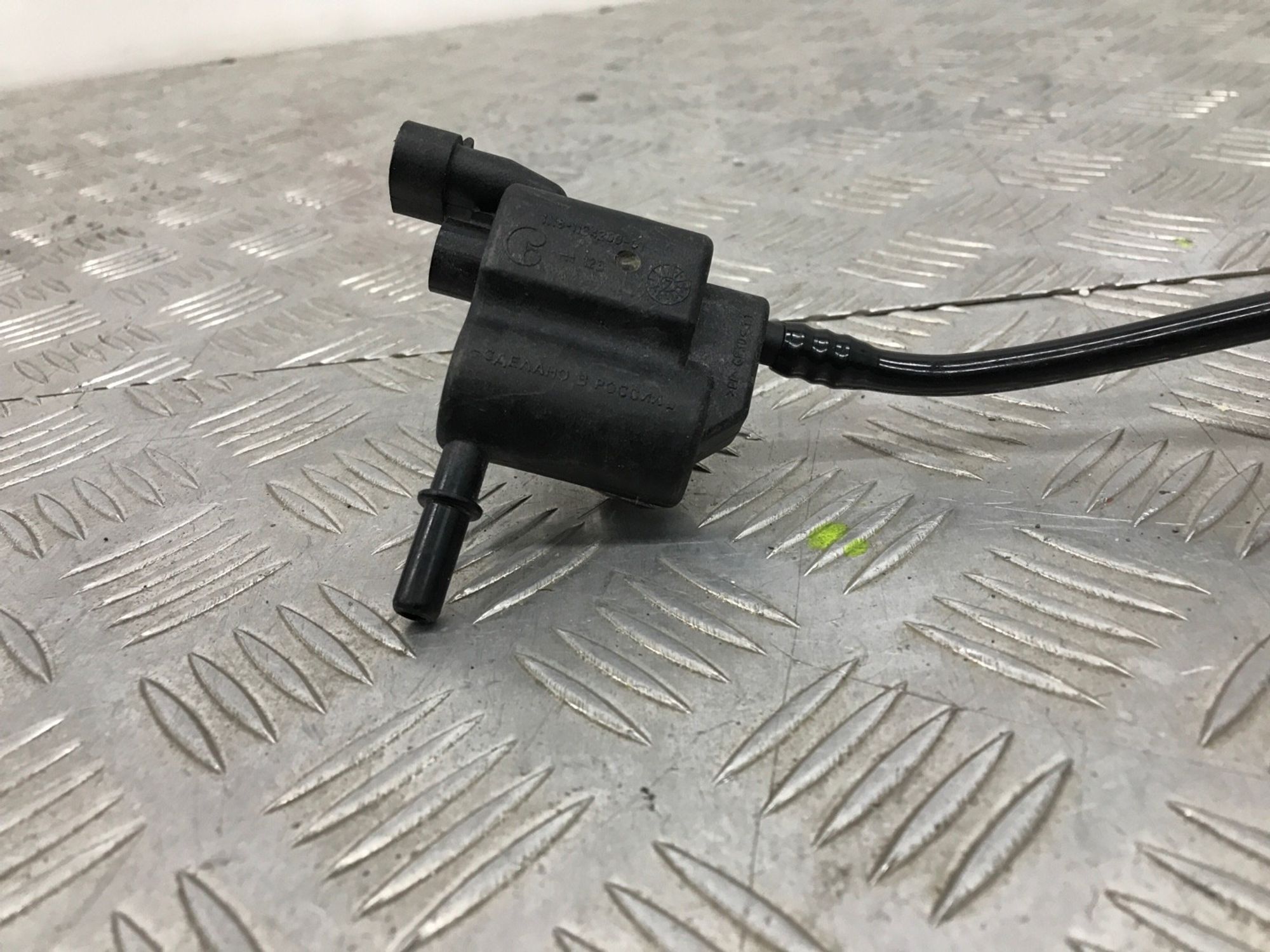 Б/У Электромагнитный клапан вентиляции топливного бака  Lada Granta 2190 2011, 399 рублей, Краснодар