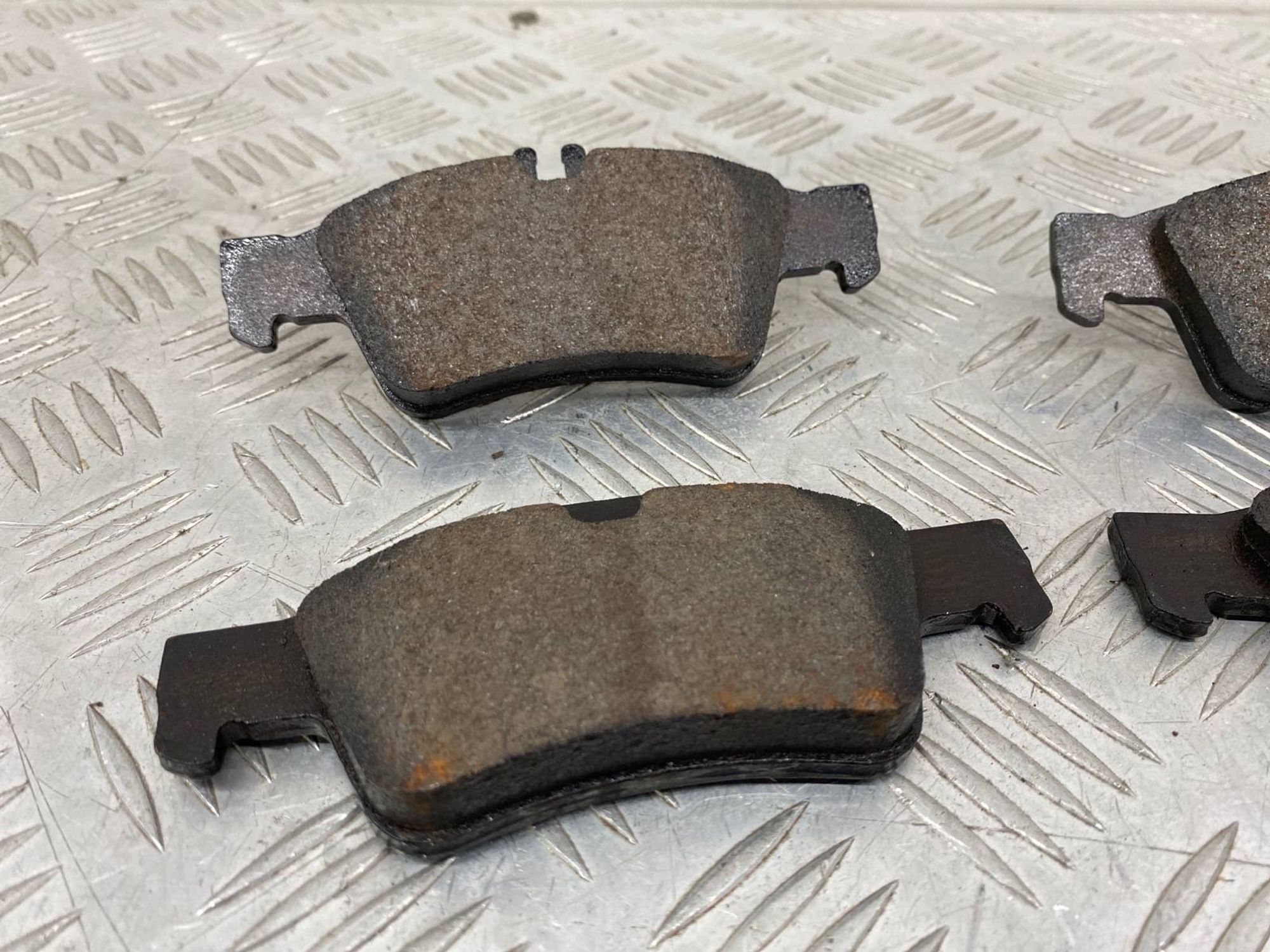 НОВАЯ(ЫЙ) тормозные колодки задний Mercedes-Benz, 1170 рублей, Краснодар