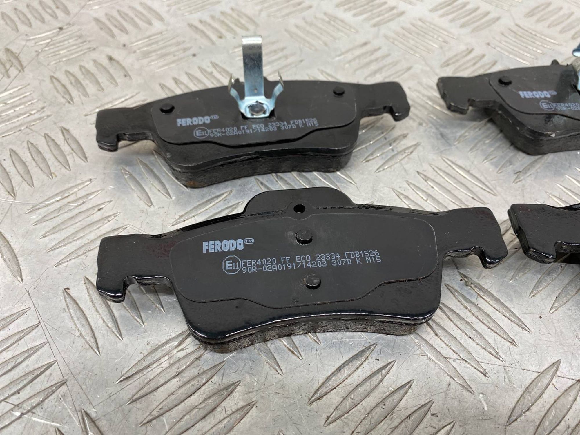 НОВАЯ(ЫЙ) тормозные колодки задний Mercedes-Benz, 1170 рублей, Краснодар