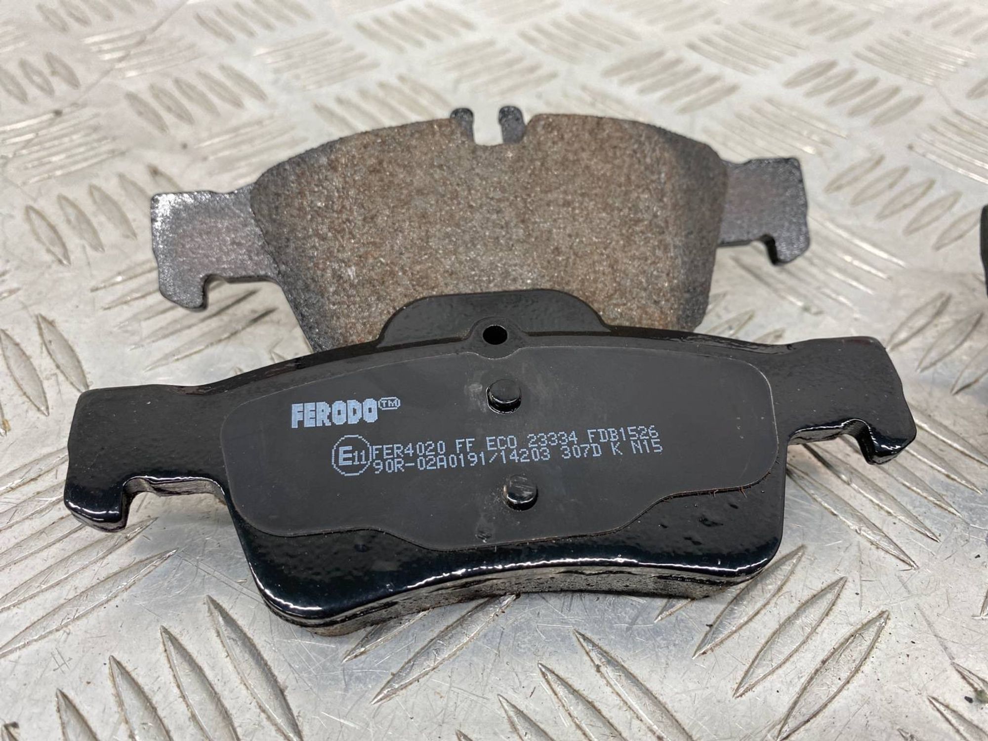 НОВАЯ(ЫЙ) тормозные колодки задний Mercedes-Benz, 1170 рублей, Краснодар