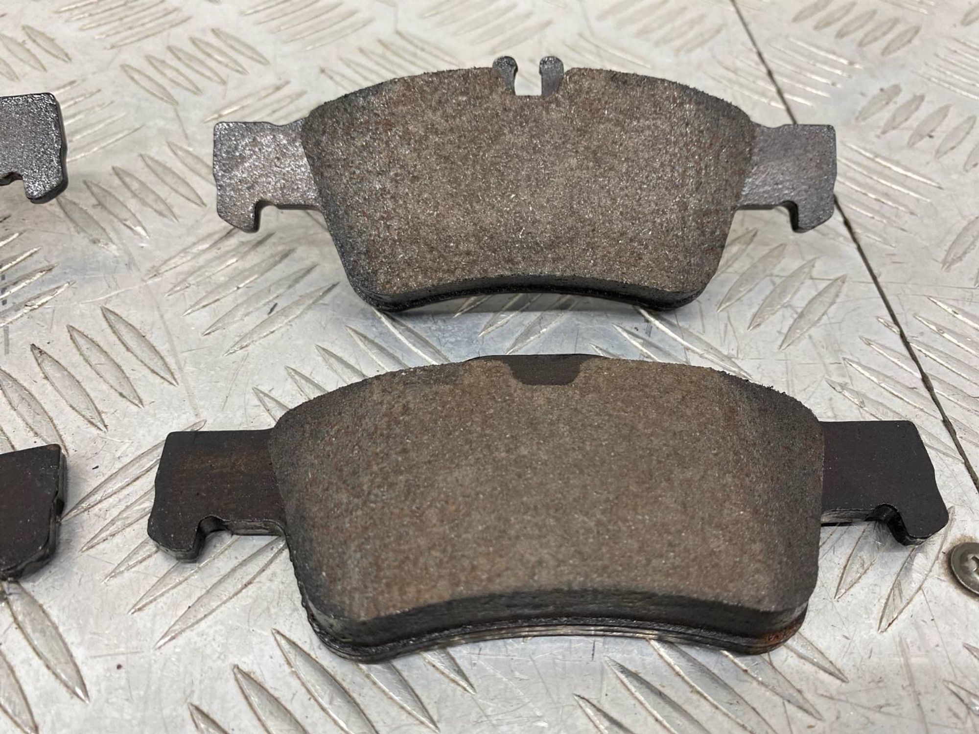 НОВАЯ(ЫЙ) тормозные колодки задний Mercedes-Benz, 1170 рублей, Краснодар