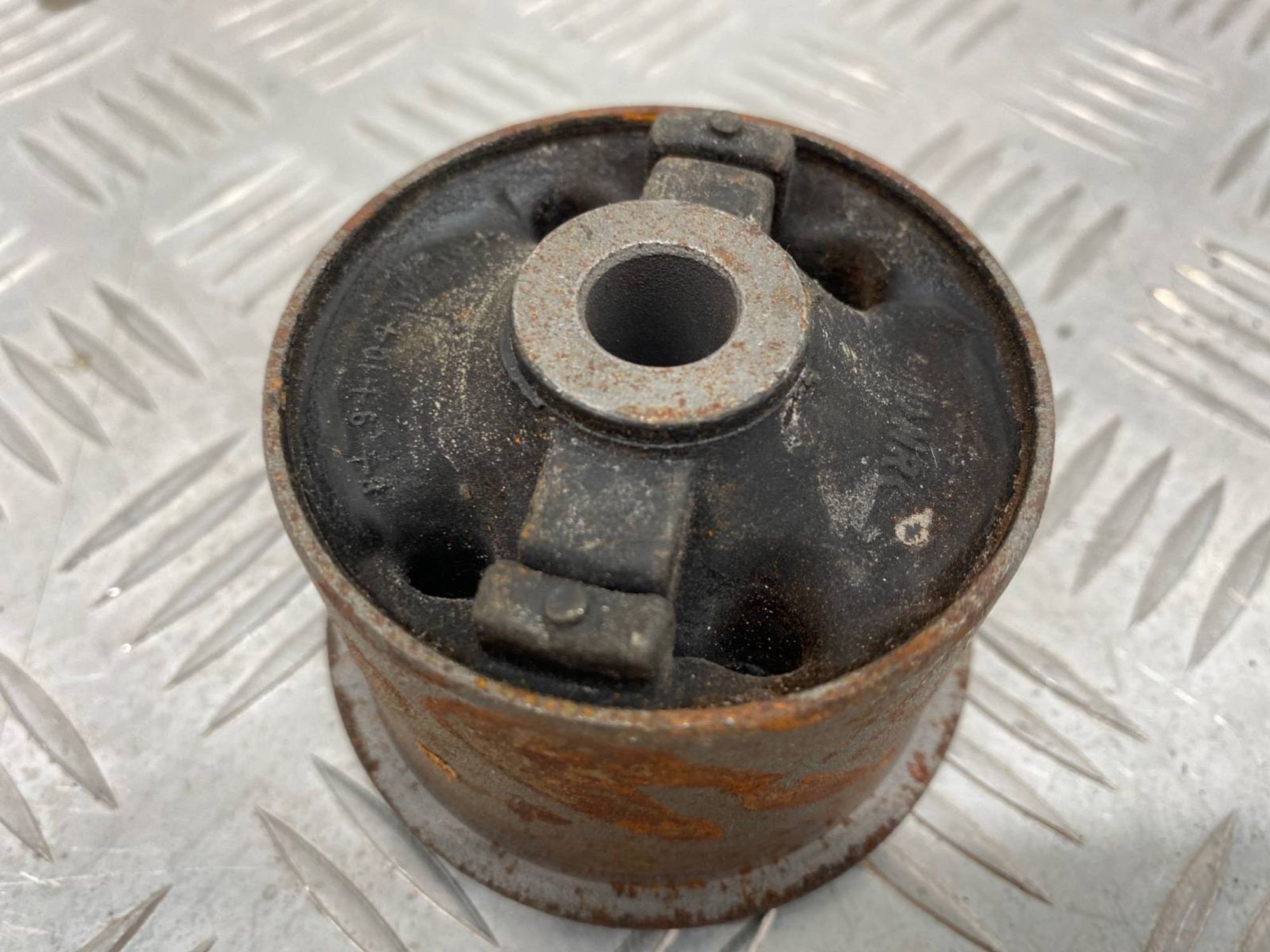 Б/У Сайлентблок балки задний Hyundai Getz TB 2005, 400 рублей, Краснодар