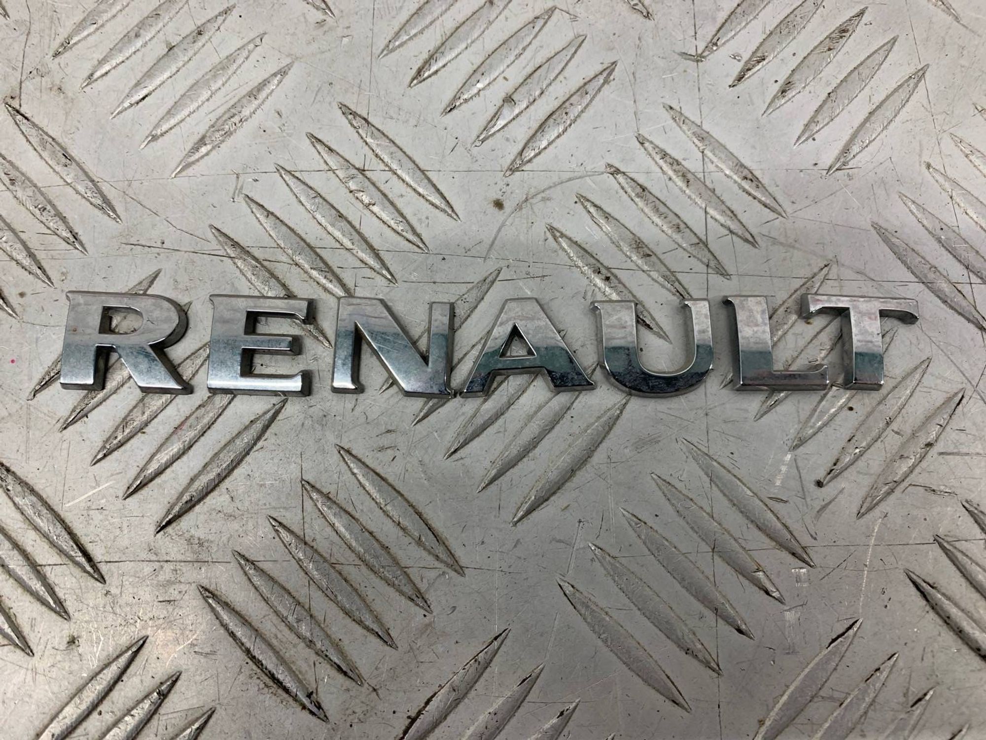 Б/У эмблема ( шильдик, значок ) задний Renault, 800 рублей, Краснодар