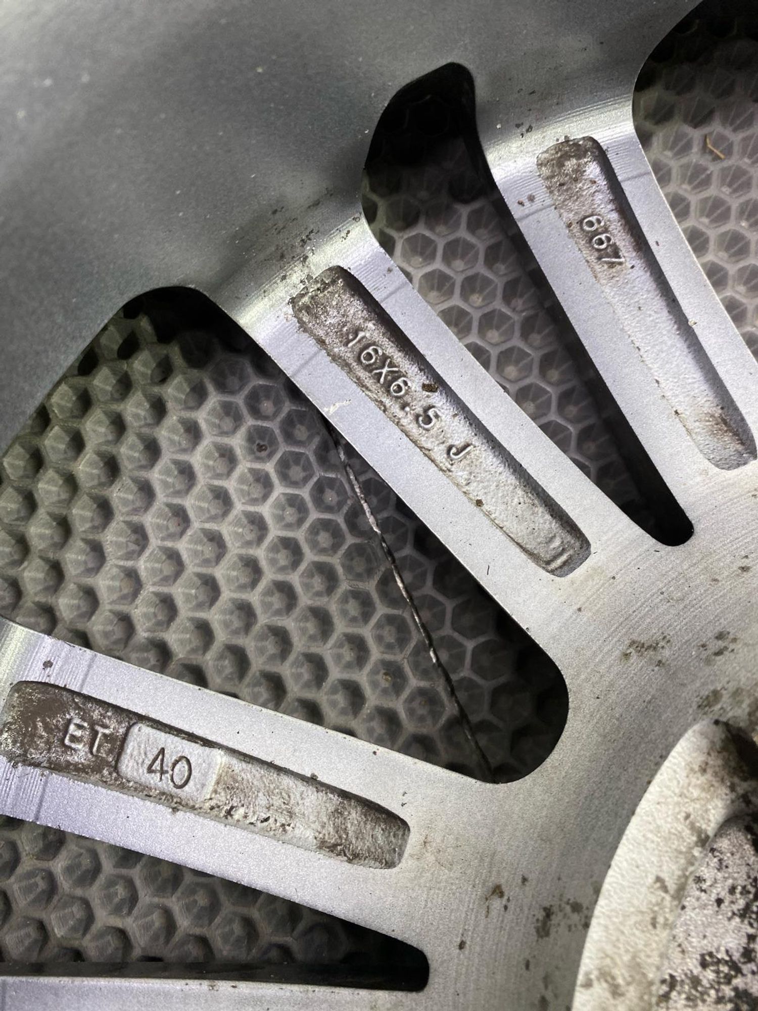 ДИСК 1 ШТ 16 via 40ET 5x114.3 Литой, 2990 рублей, Краснодар