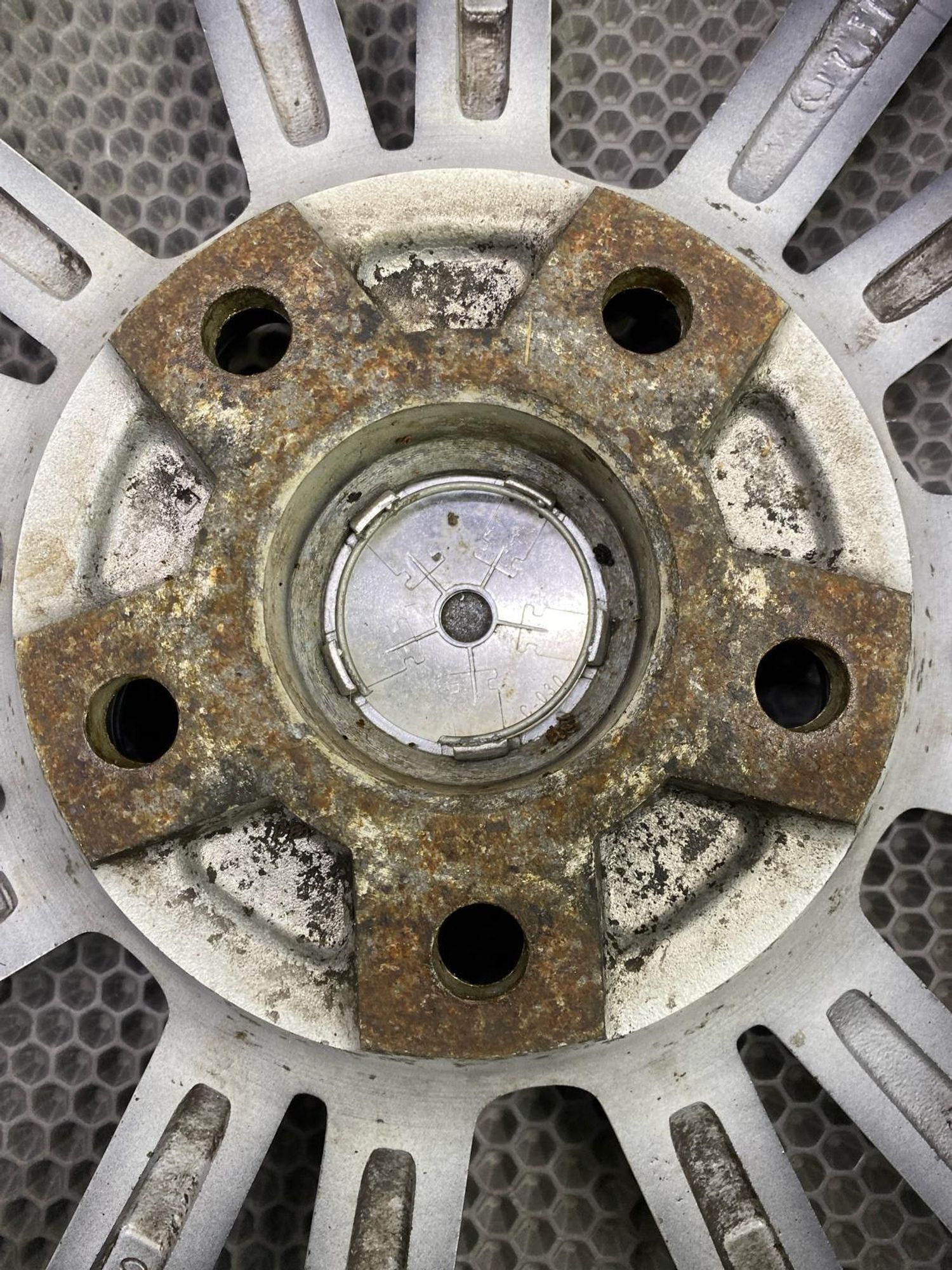 ДИСК 1 ШТ 16 via 40ET 5x114.3 Литой, 2990 рублей, Краснодар