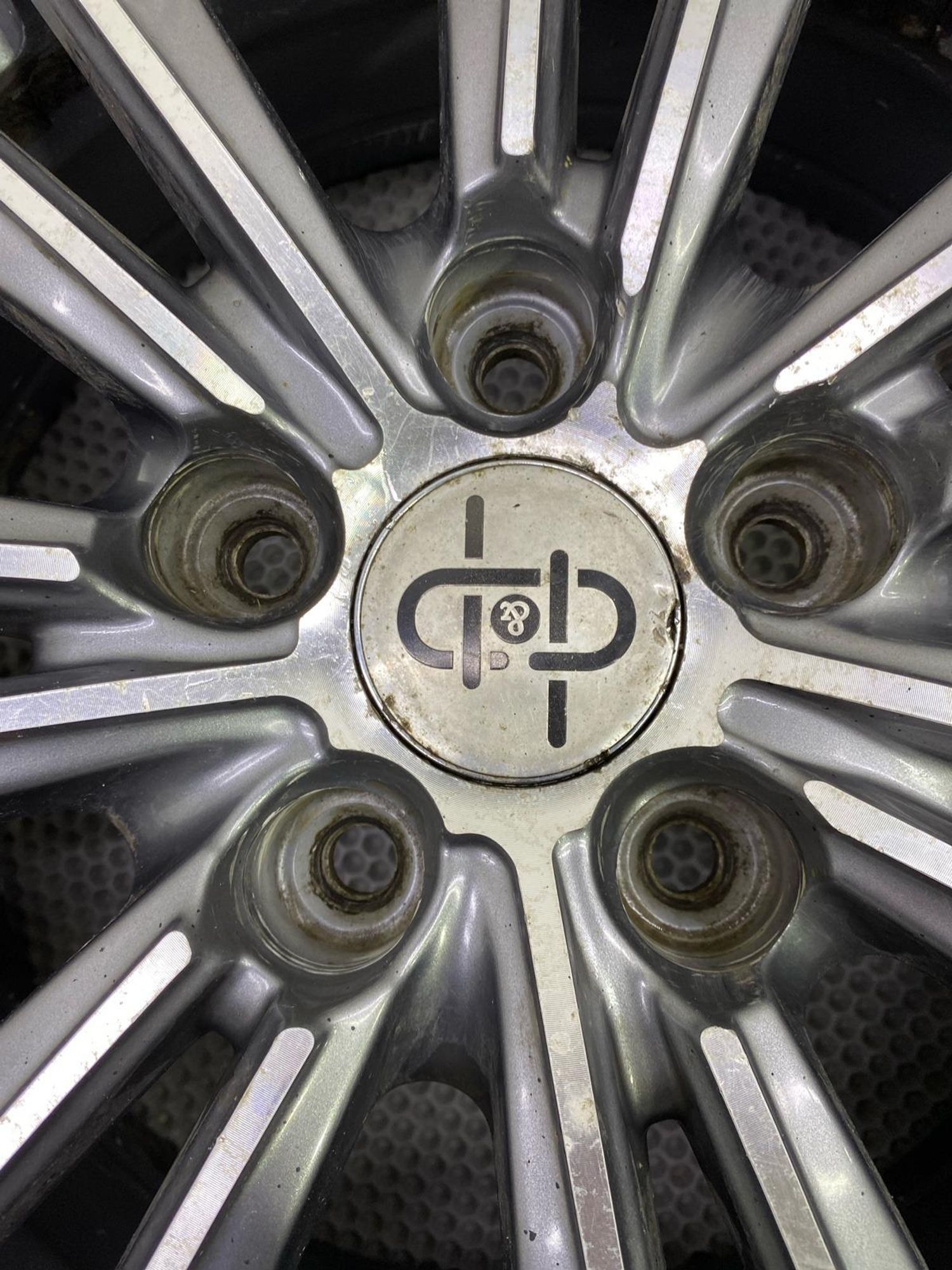 ДИСК 1 ШТ 16 via 40ET 5x114.3 Литой, 2990 рублей, Краснодар