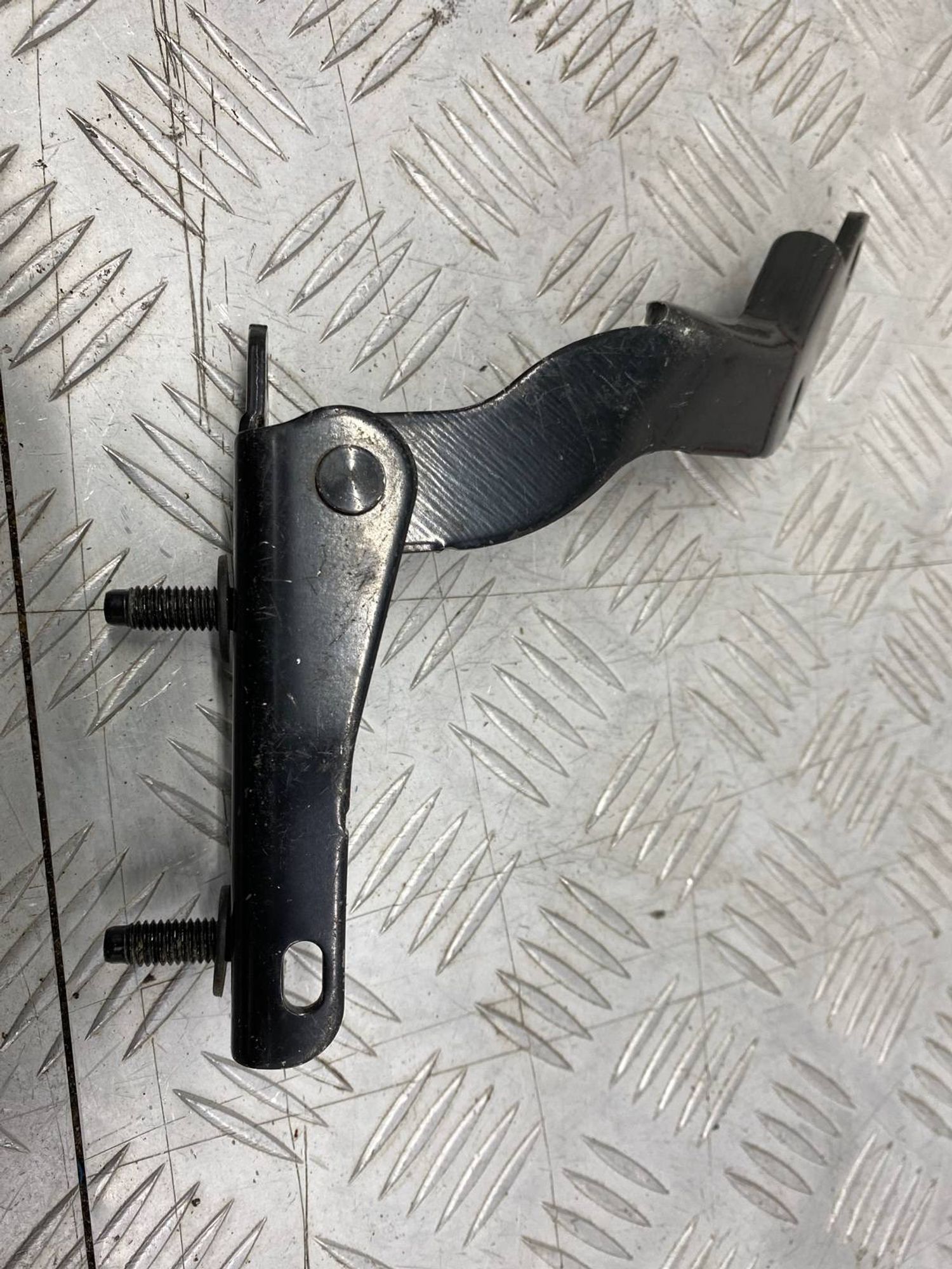 Б/У петля крышки багажника задний левый Nissan, 1520 рублей, Краснодар