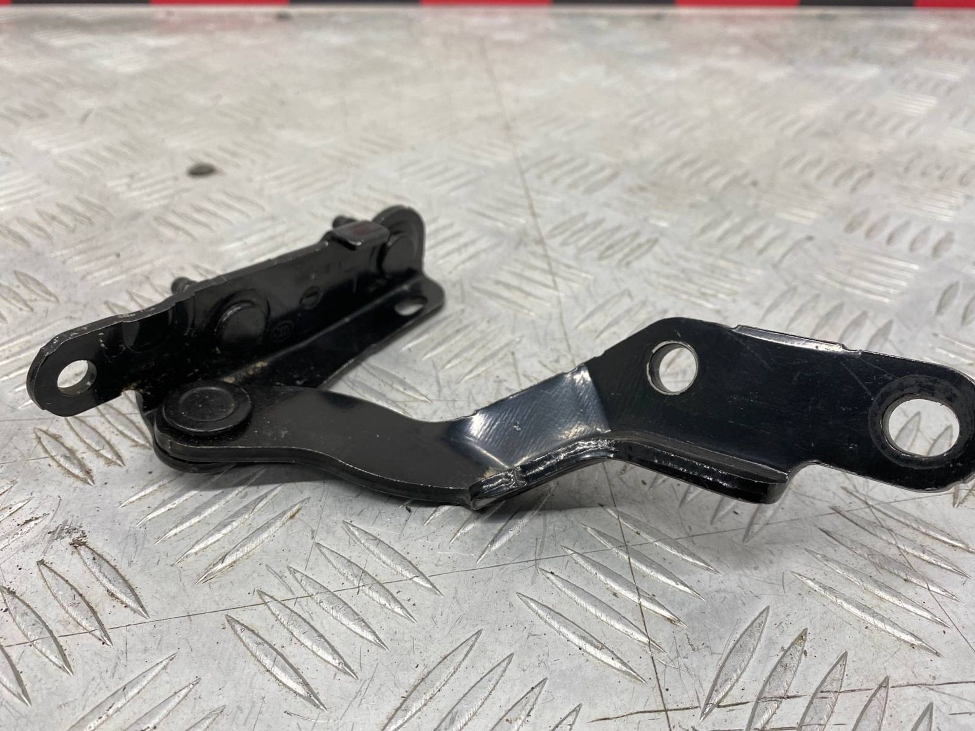 Б/У петля крышки багажника задний левый Nissan, 1520 рублей, Краснодар