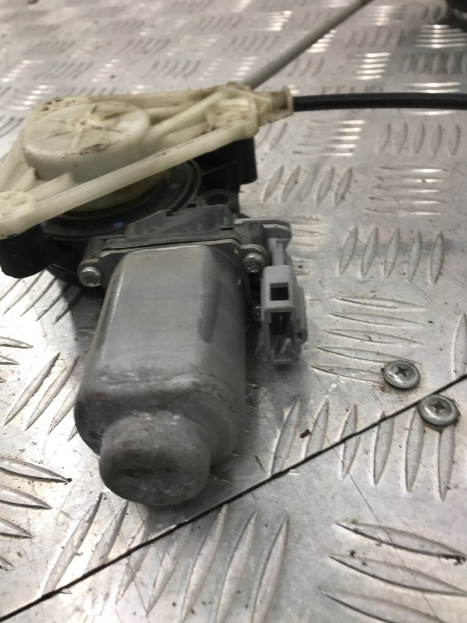 Б/У Стеклоподъемник задний правый Volkswagen Polo 602 CAYB 2010, 1990 рублей, Краснодар