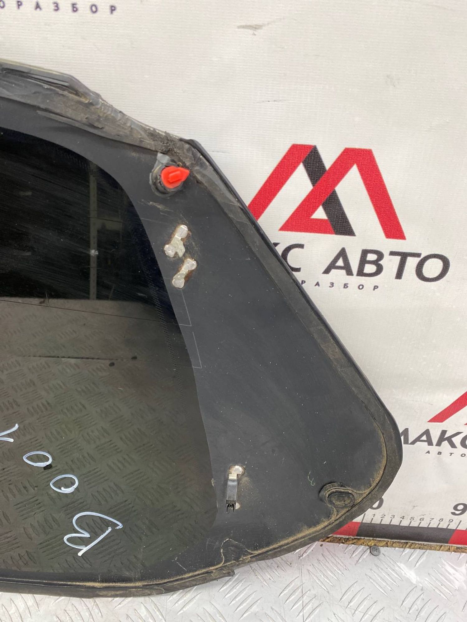 Б/У Стекло кузова заднее левое Lexus Lx570 URJ201 2015 С ДЕФЕКТОМ, 4990 рублей, Краснодар