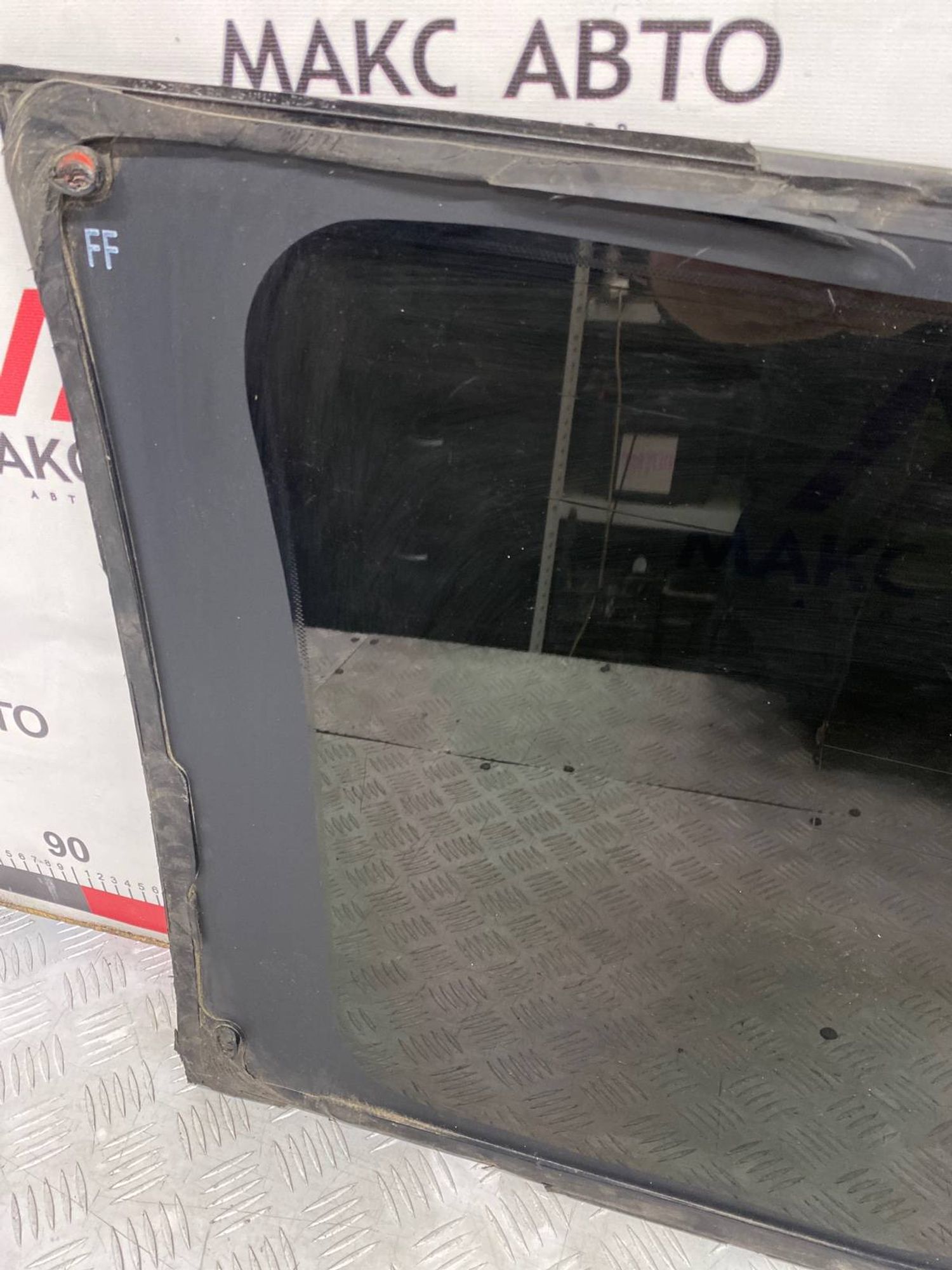 Б/У Стекло кузова заднее левое Lexus Lx570 URJ201 2015 С ДЕФЕКТОМ, 4990 рублей, Краснодар