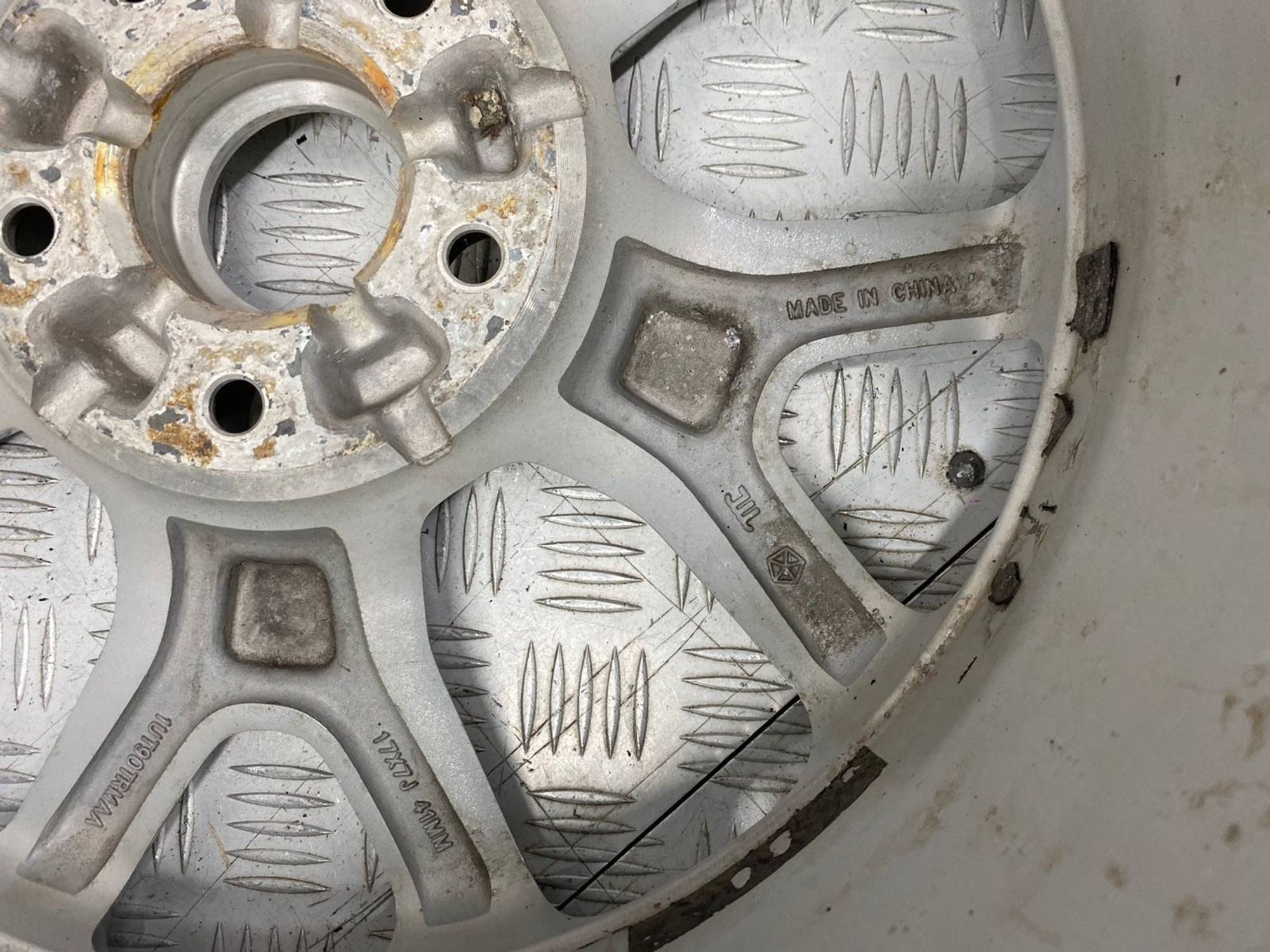 Диск 17 Jeep Cherokee KL 1ut90trmaa41ET 5x100 Литой, 9990 рублей, Краснодар