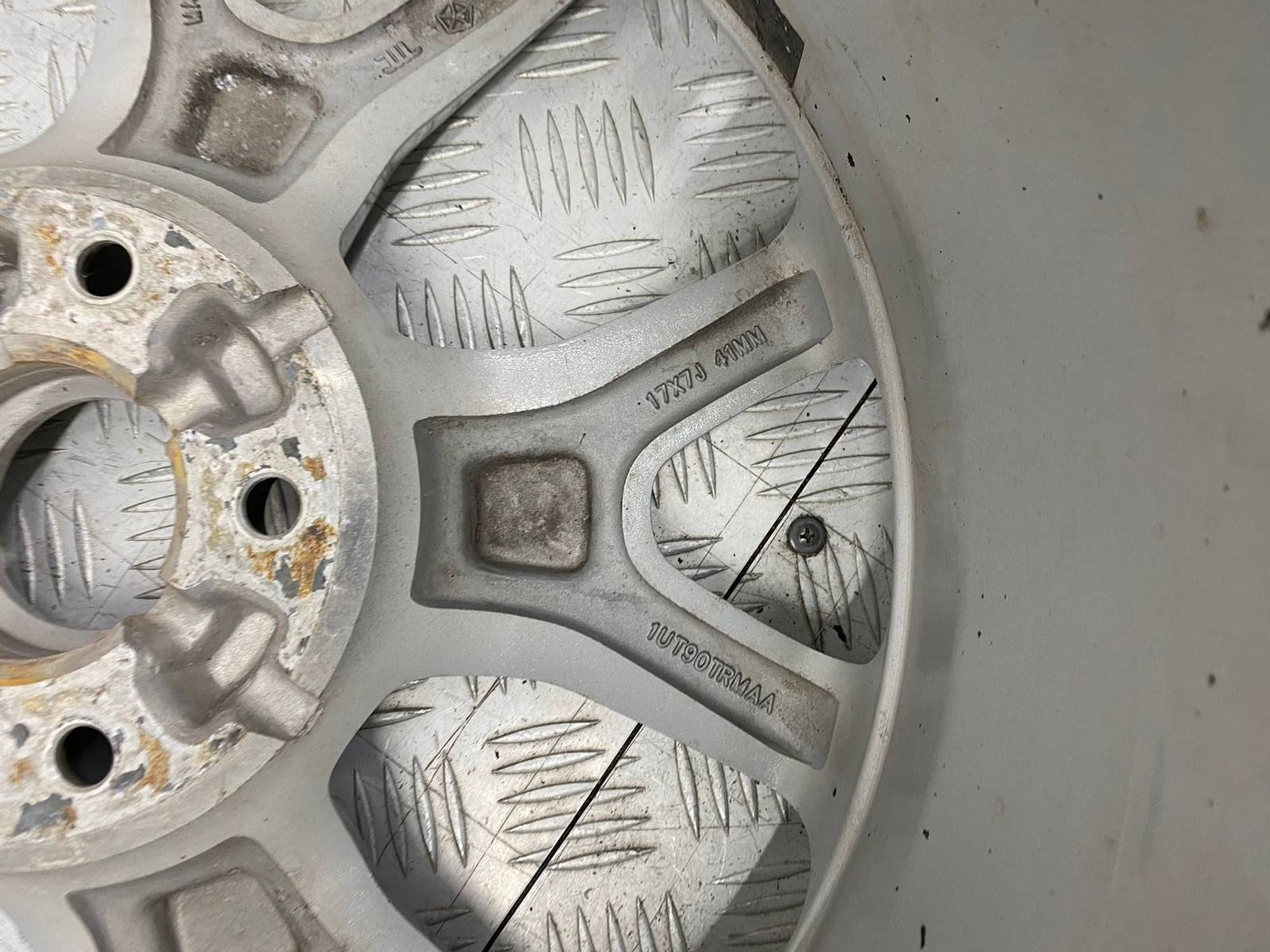 Диск 17 Jeep Cherokee KL 1ut90trmaa41ET 5x100 Литой, 9990 рублей, Краснодар