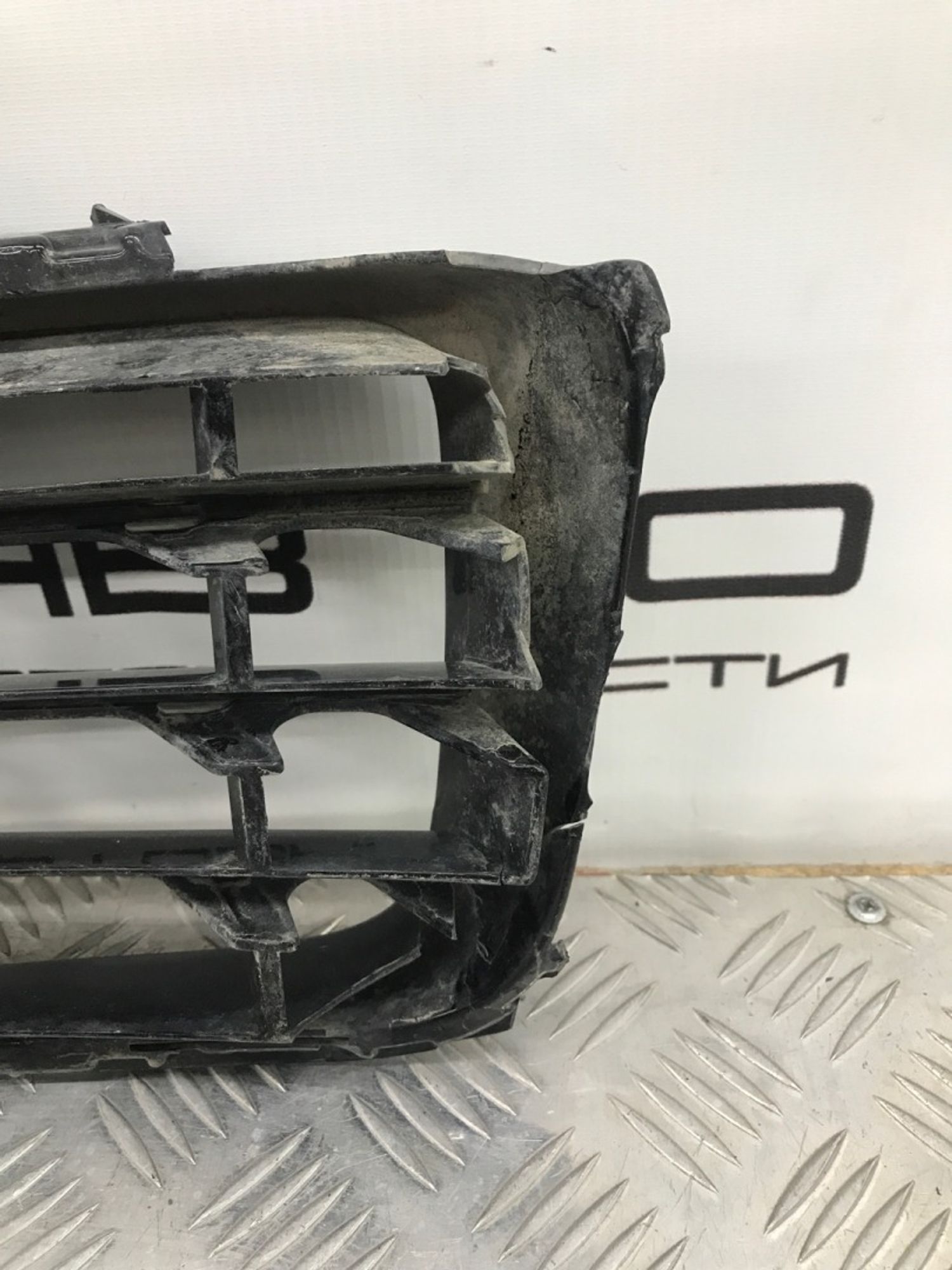 Б/У решетка бампера  левая Volkswagen Touareg 7P6 2010 правый, 990 рублей, Краснодар