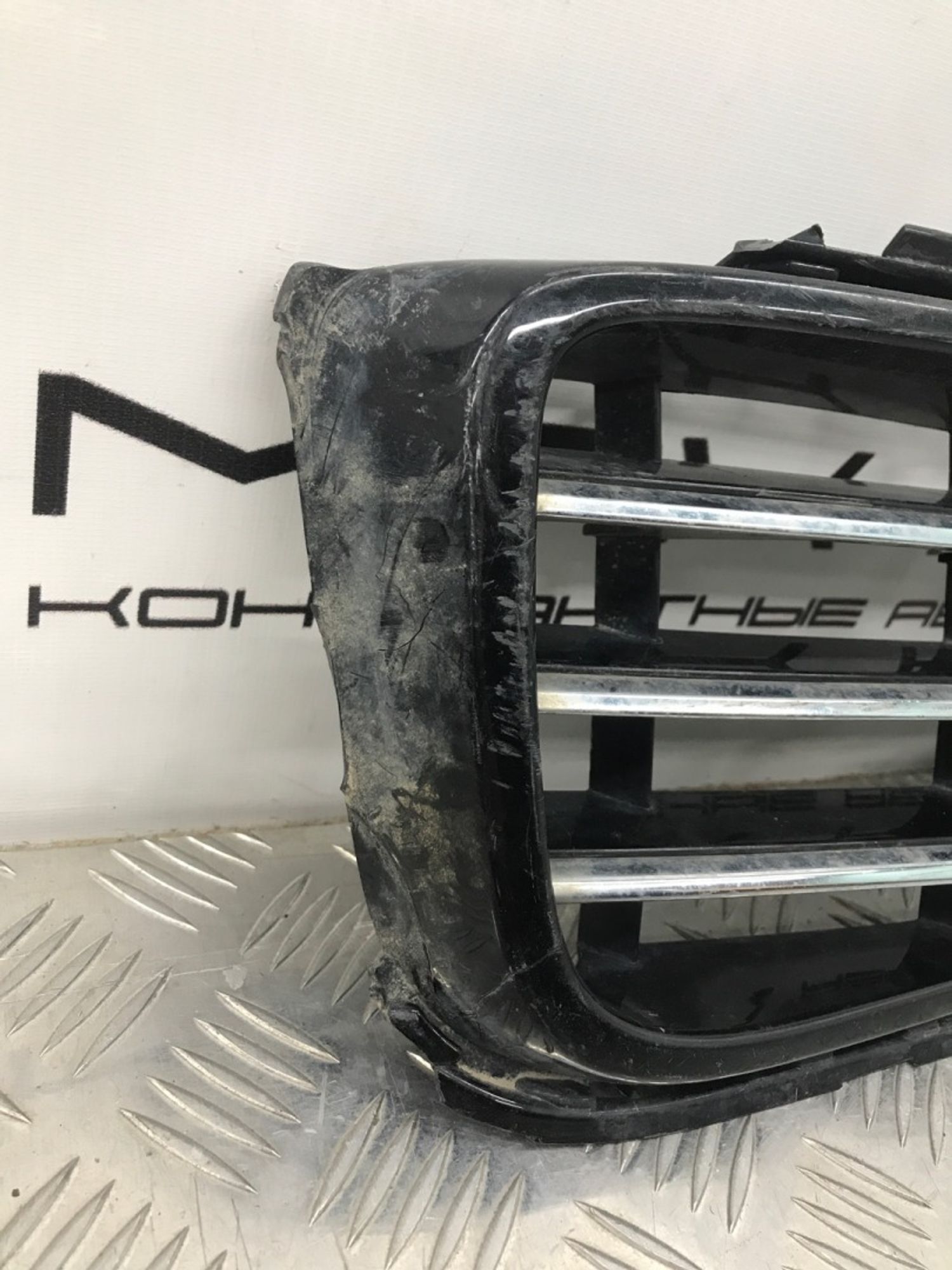 Б/У решетка бампера  левая Volkswagen Touareg 7P6 2010 правый, 990 рублей, Краснодар