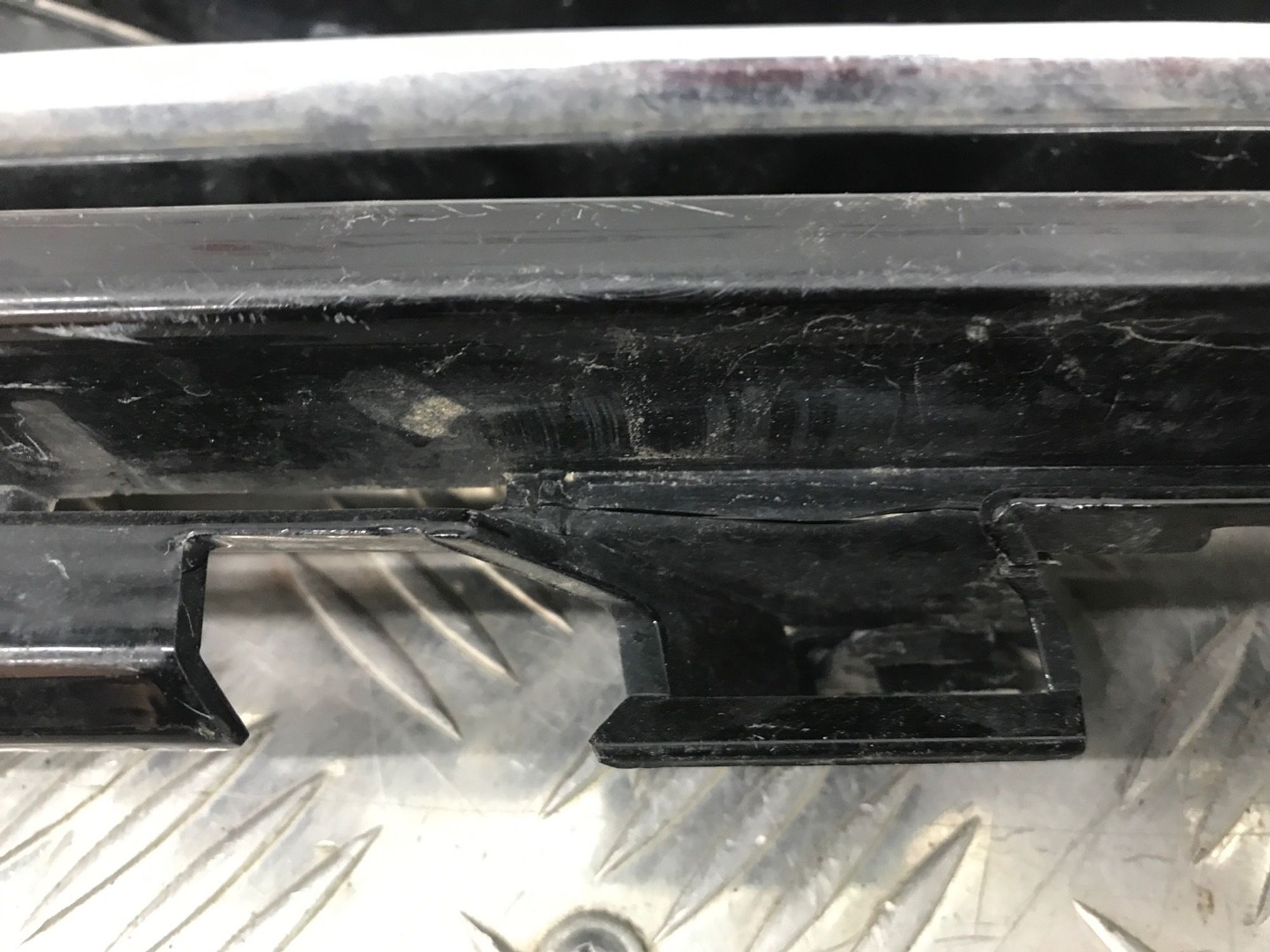 Б/У решетка бампера  левая Volkswagen Touareg 7P6 2010 правый, 990 рублей, Краснодар