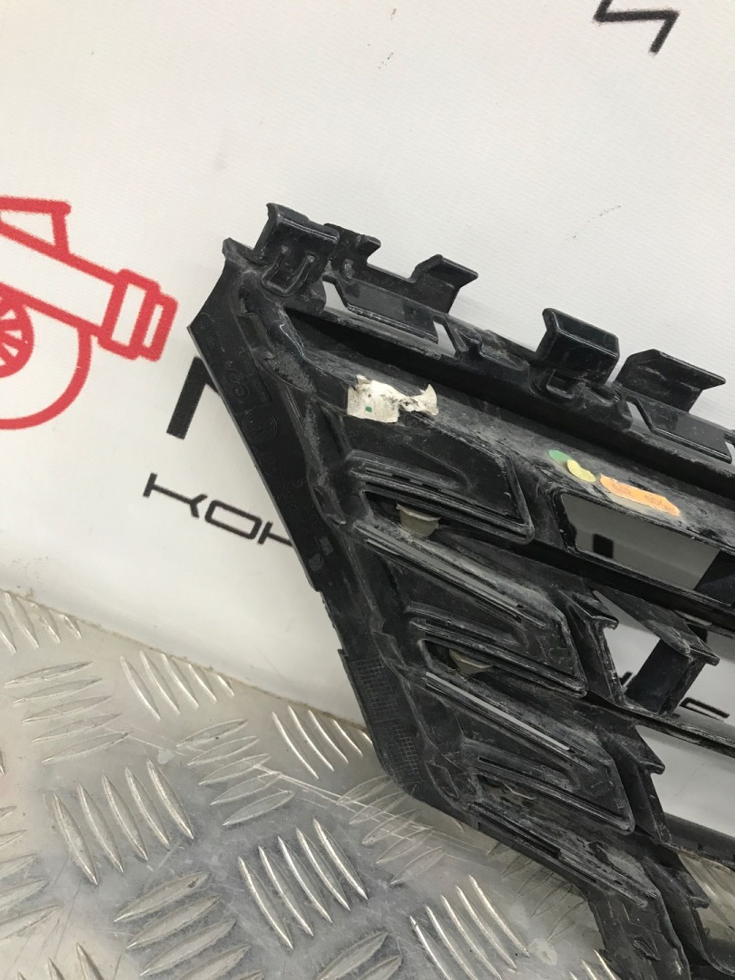 Б/У решетка бампера  левая Volkswagen Touareg 7P6 2010 правый, 990 рублей, Краснодар