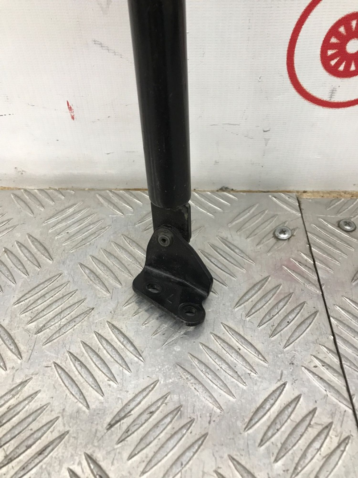 Б/У амортизатор крышки багажника Mazda Cx-5 KE2AW 2012, 1390 рублей, Краснодар