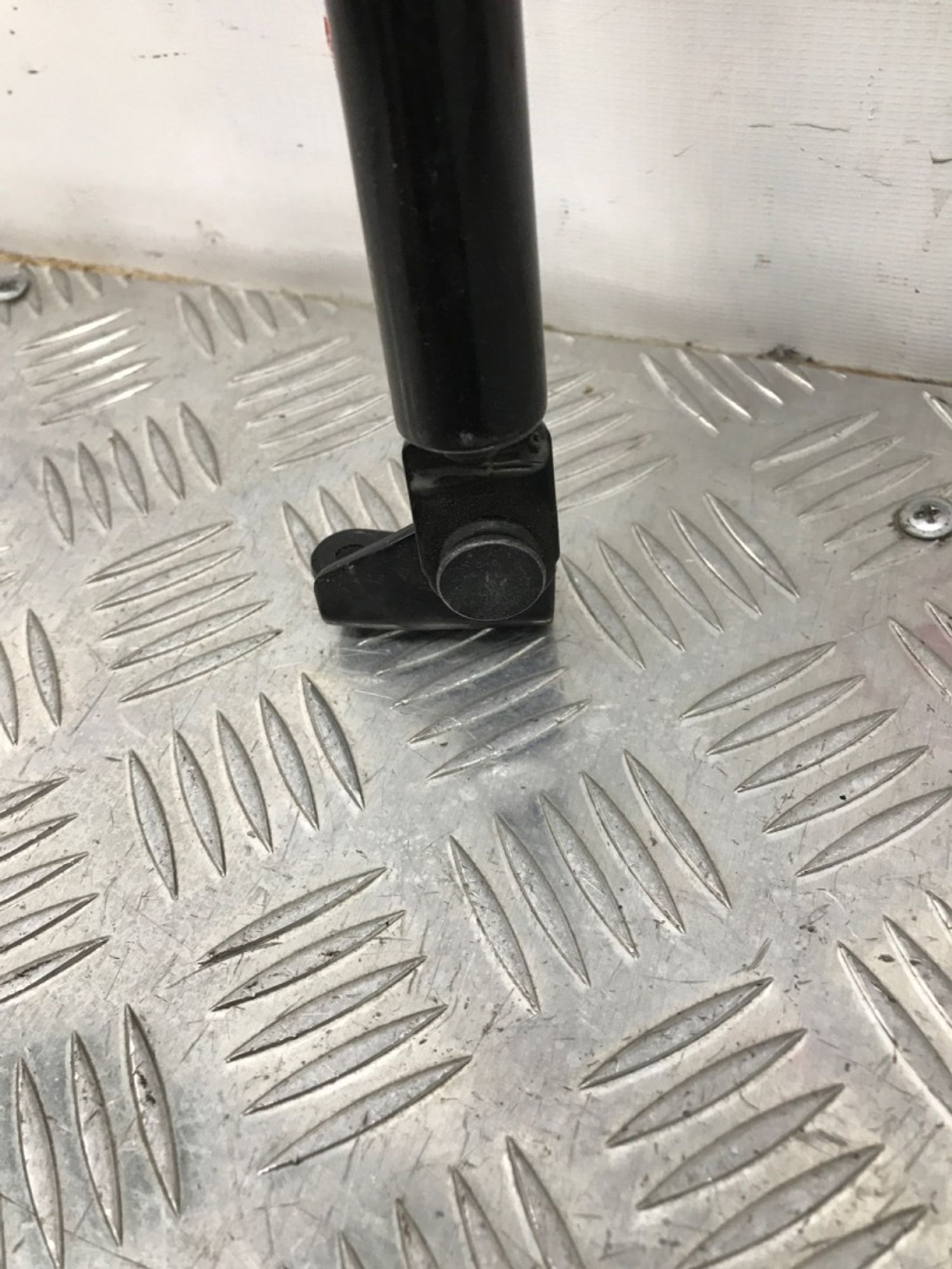 Б/У амортизатор крышки багажника Mazda Cx-5 KE2AW 2012, 1390 рублей, Краснодар