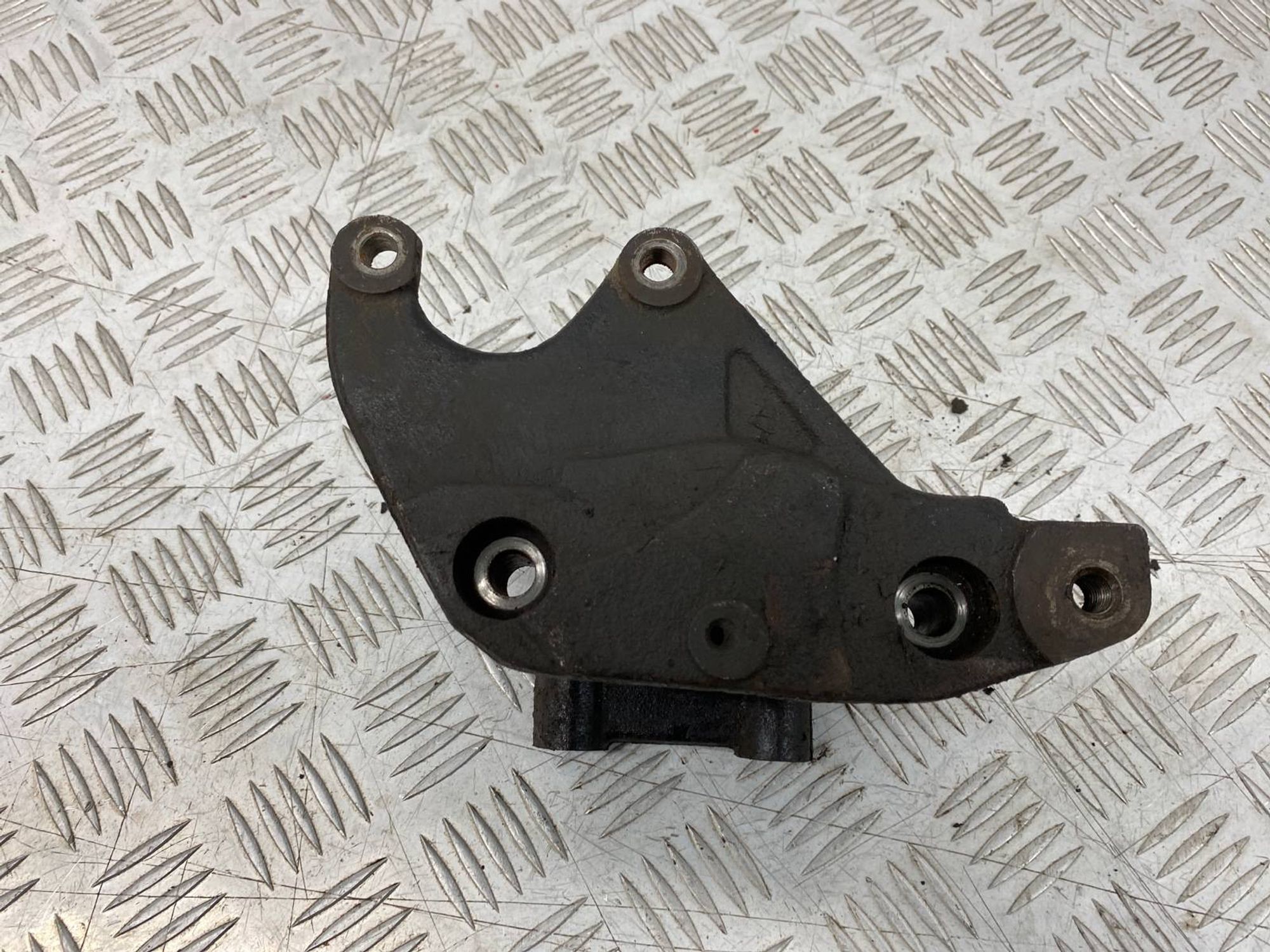 Б/у крепление гидроусилителя руля (Кронштейн гура), 320 рублей, Краснодар