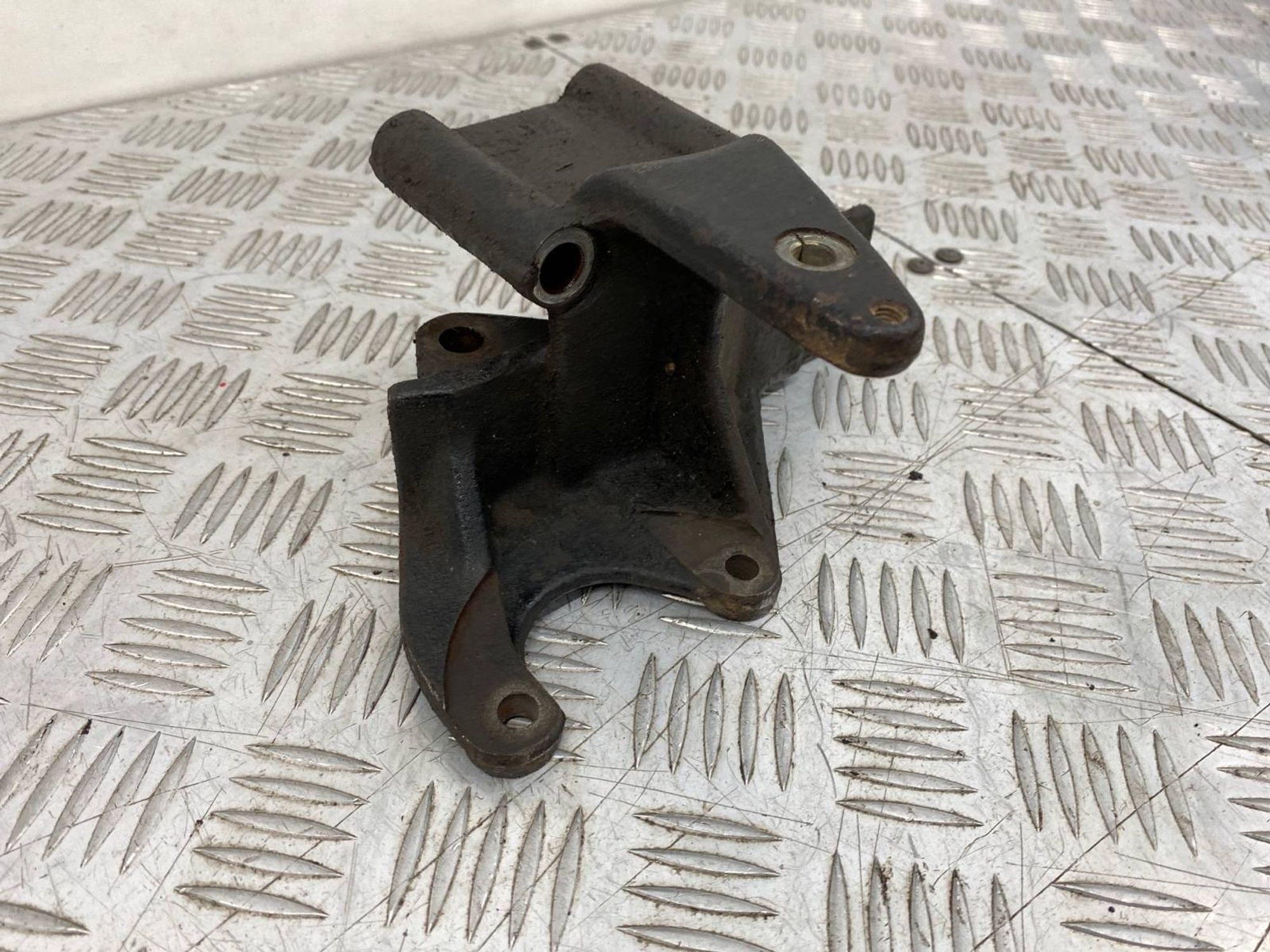 Б/у крепление гидроусилителя руля (Кронштейн гура), 320 рублей, Краснодар