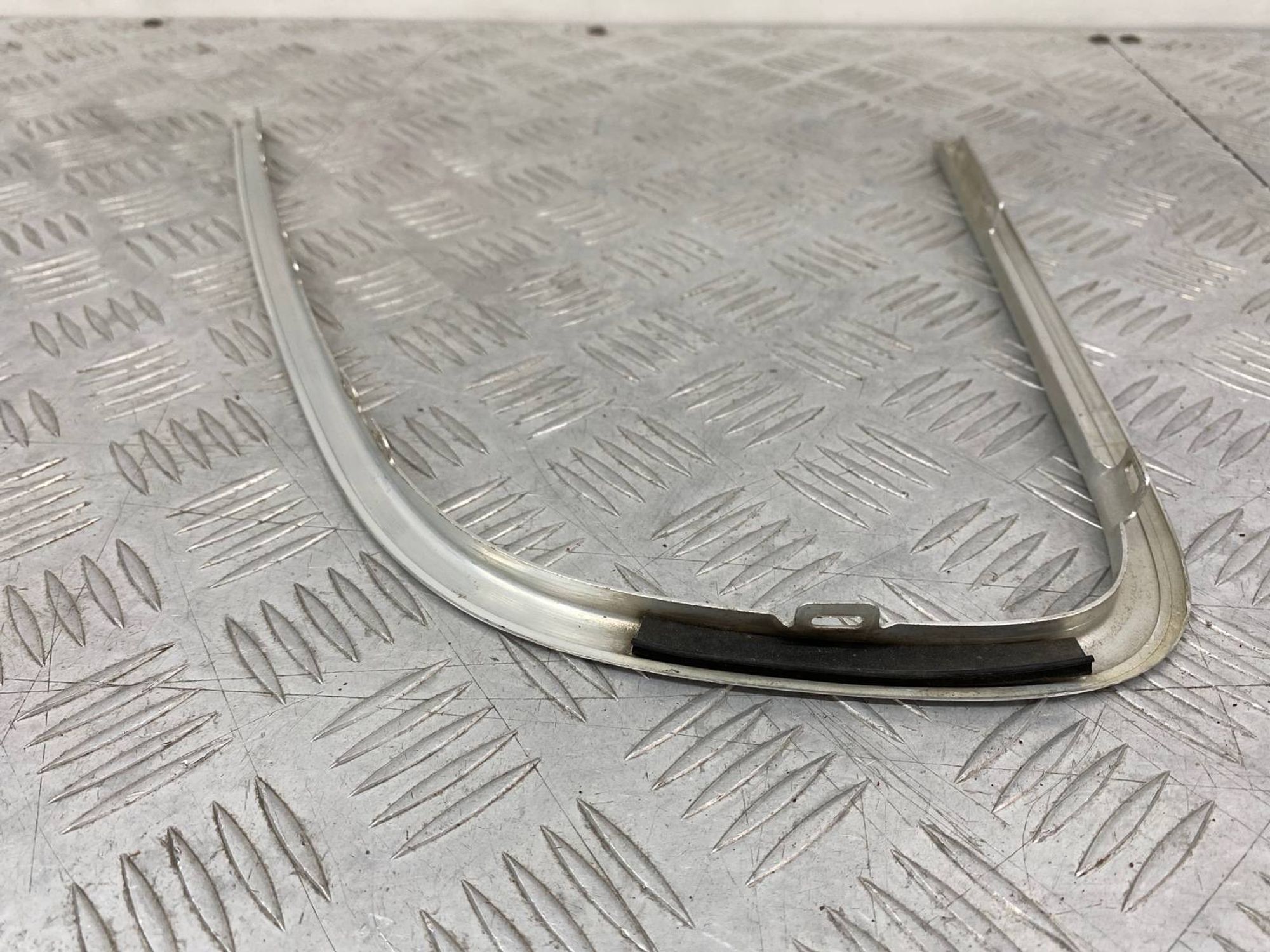 Б/У накладка стекла двери (молдинг, бархотка), 400 рублей, Краснодар