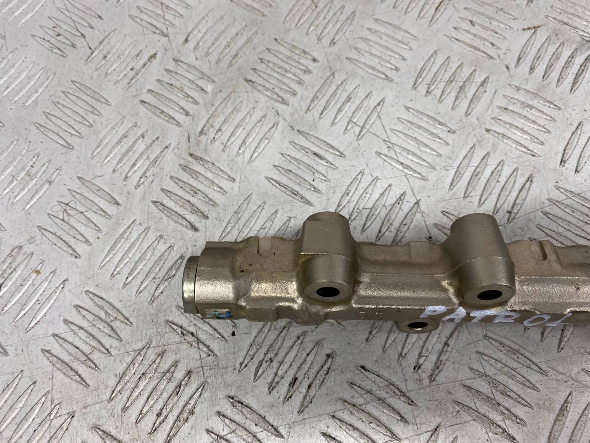 Б/У топливная рейка (рампа) правый Nissan Patrol, 720 рублей, Краснодар