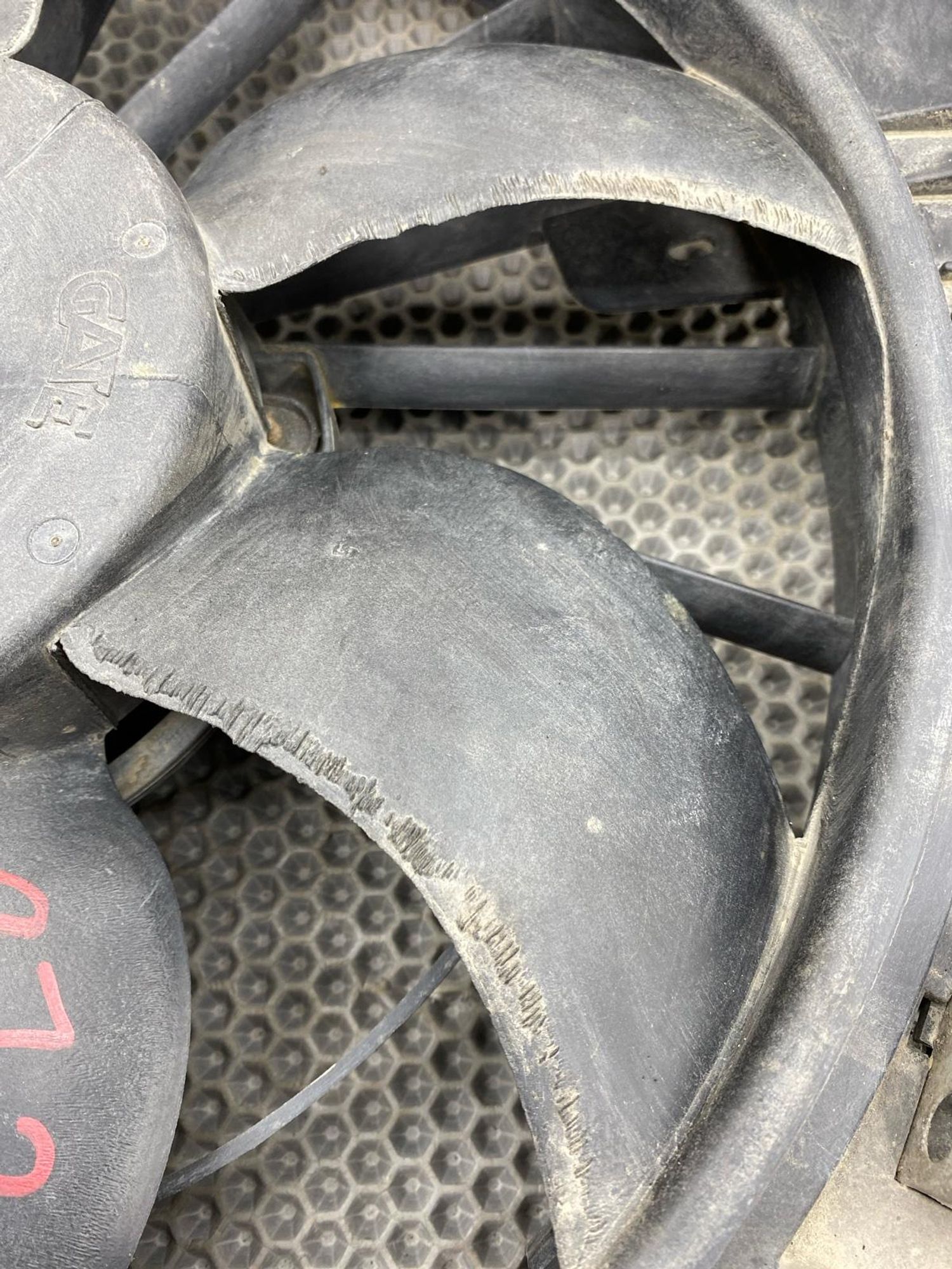 Б/У диффузор радиатора (вентилятор) Renault Duster 2012, 4990 рублей, Краснодар