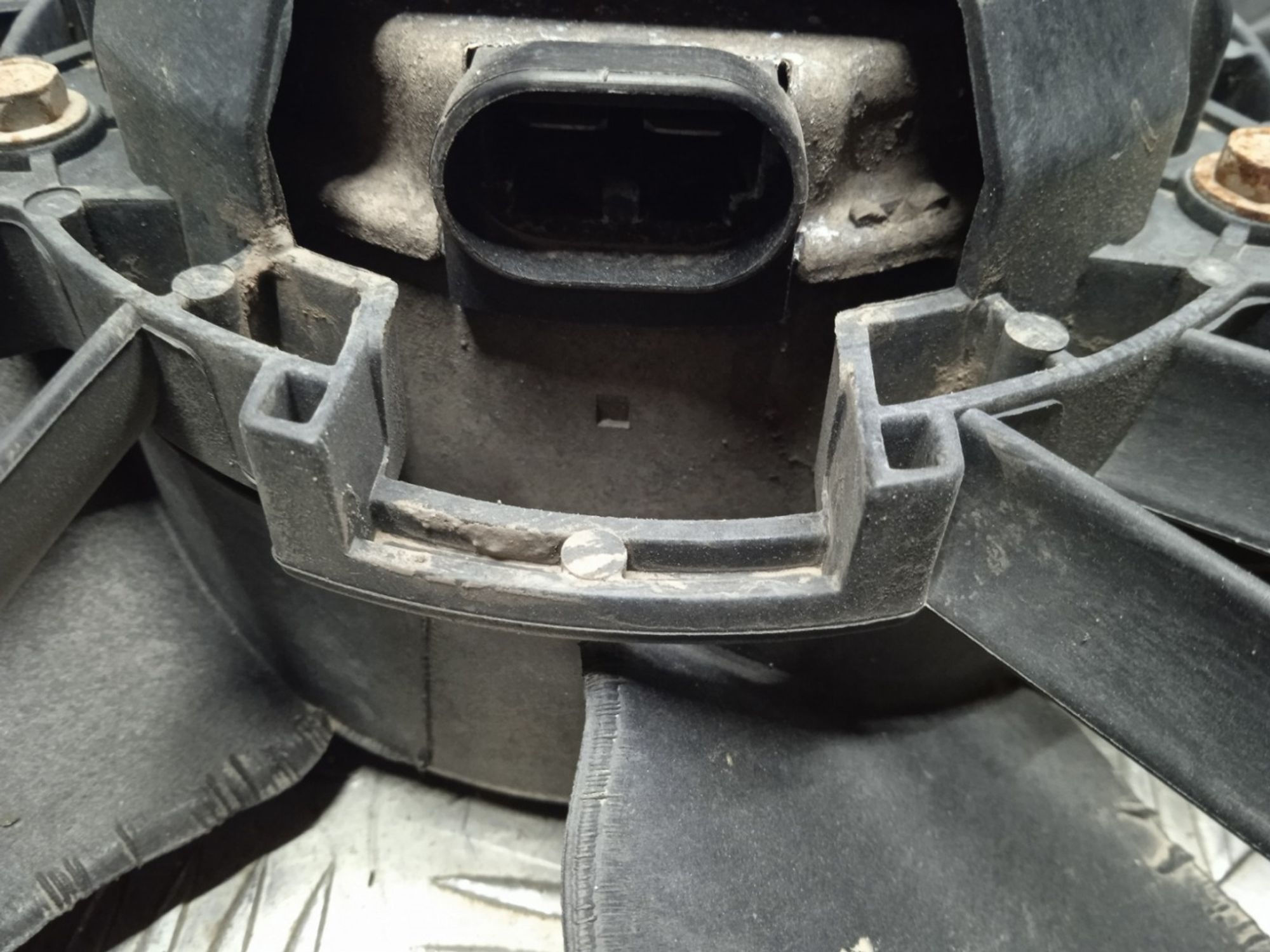 Б/У диффузор радиатора (вентилятор) Renault Duster 2012, 4990 рублей, Краснодар