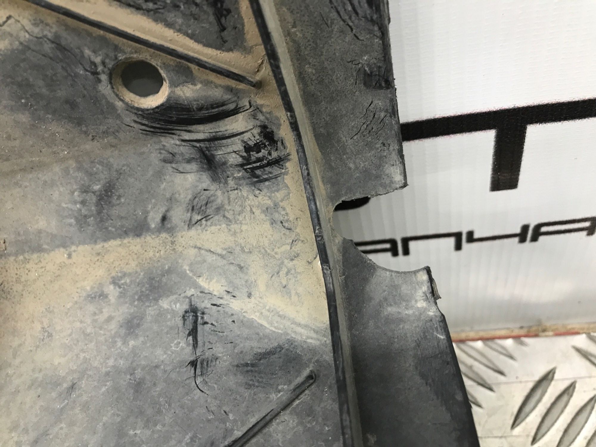 Б/У защита двигателя (картера) Volkswagen Tiguan, 440 рублей, Краснодар