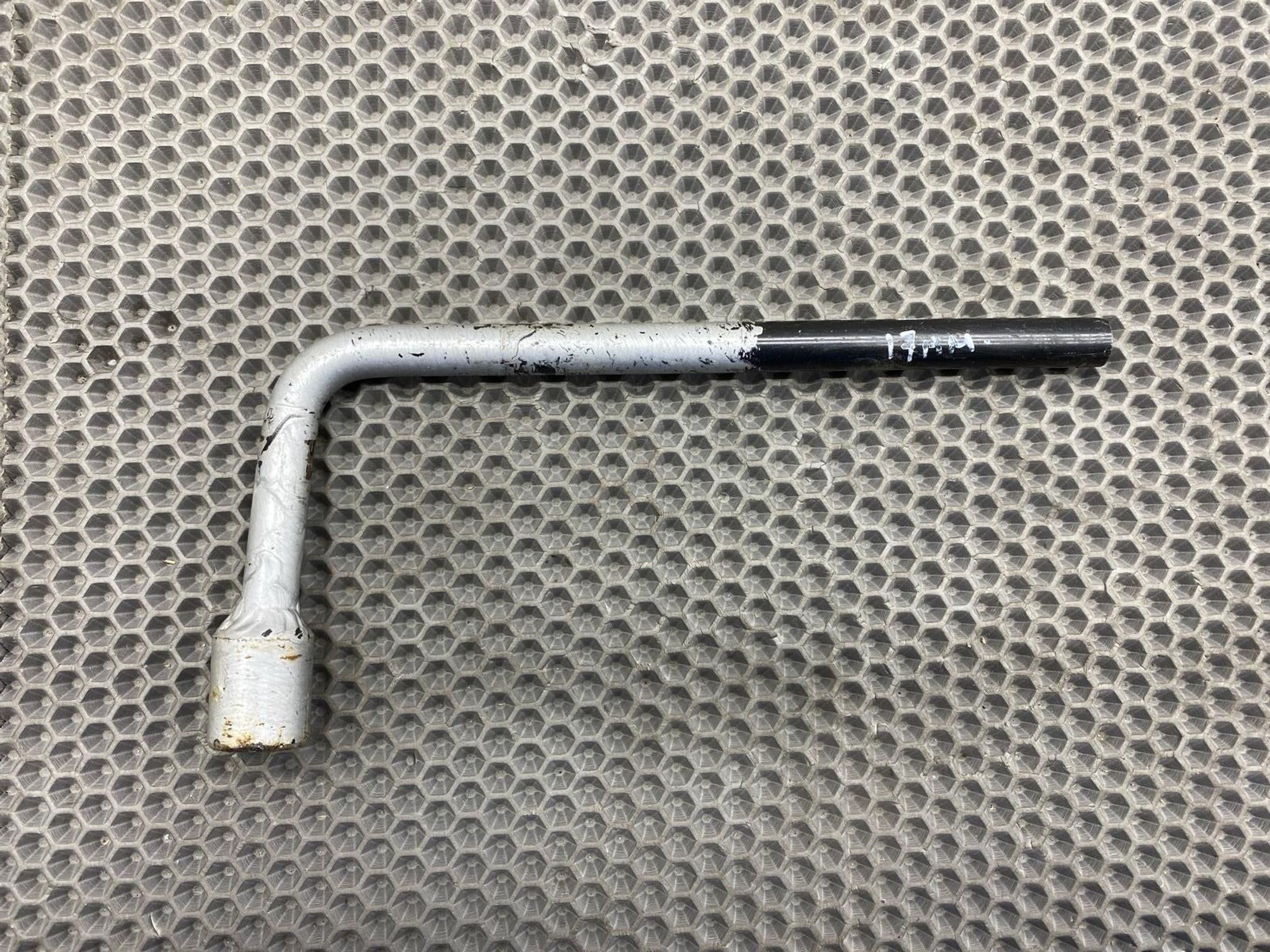 Б/у 17 мм ключ баллонный Renault Logan LS0G K7J710, 590 рублей, Краснодар