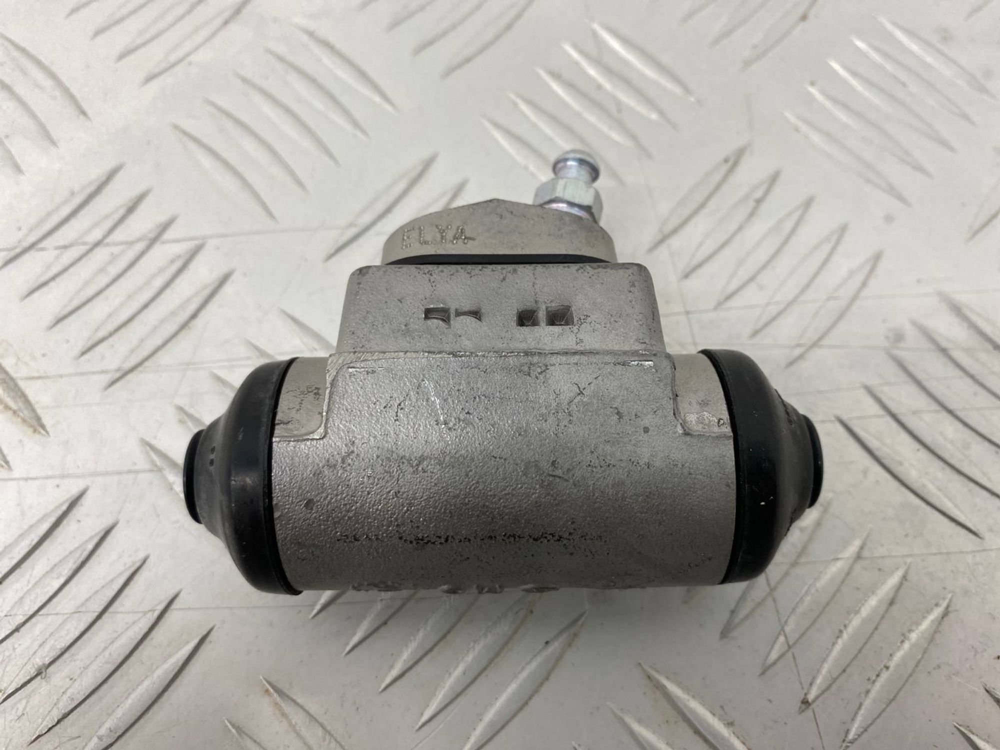 НОВАЯ(ЫЙ) рабочий тормозной цилиндр Hyundai Santa, 2000 рублей, Краснодар