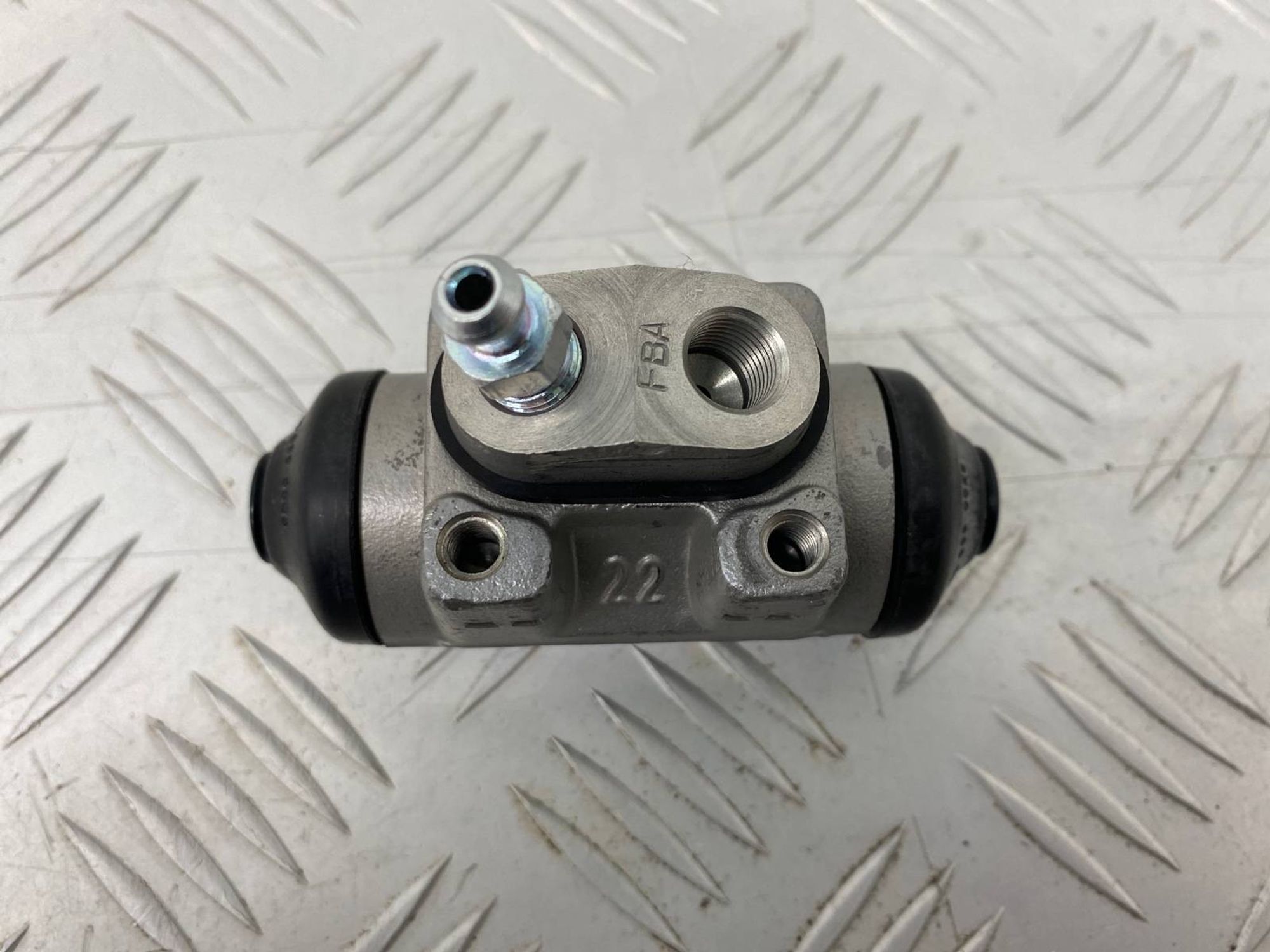 НОВАЯ(ЫЙ) рабочий тормозной цилиндр Hyundai Santa, 2000 рублей, Краснодар