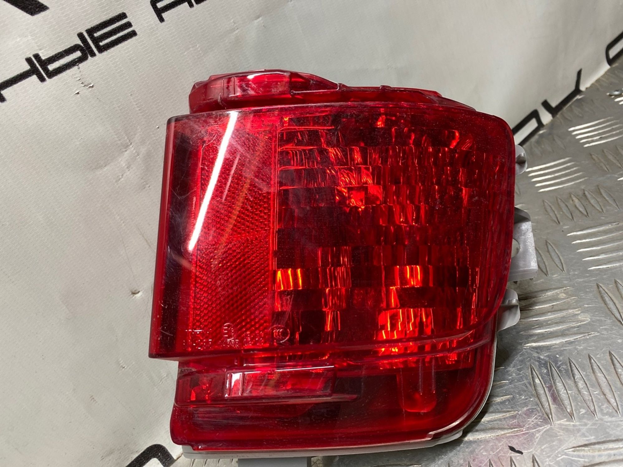 Б/У фара противотуманная задний правый Toyota Land Cruiser GRJ200 2015, 2490 рублей, Краснодар