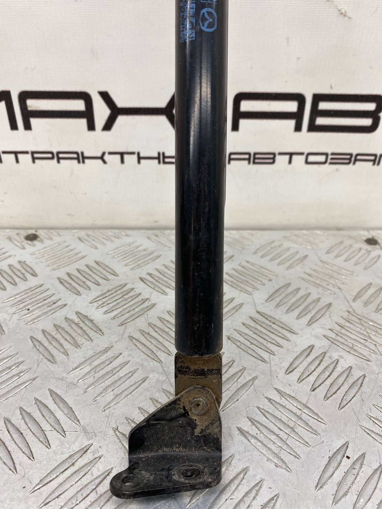 Б/У амортизатор багажника (газлифт, опора) задний, 800 рублей, Краснодар