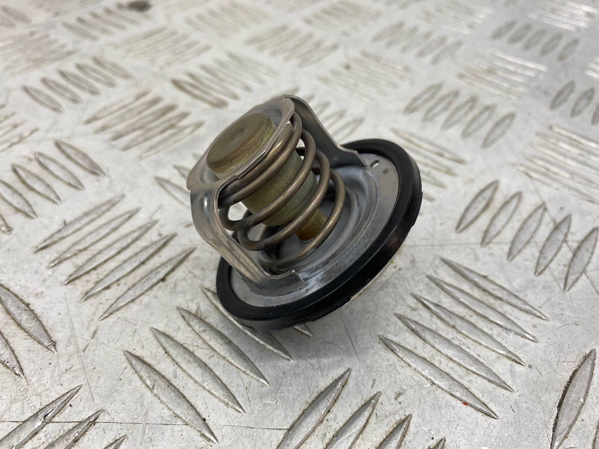 Б/У термостат Nissan Sylphy TB17 MRA8DE 2012, 400 рублей, Краснодар