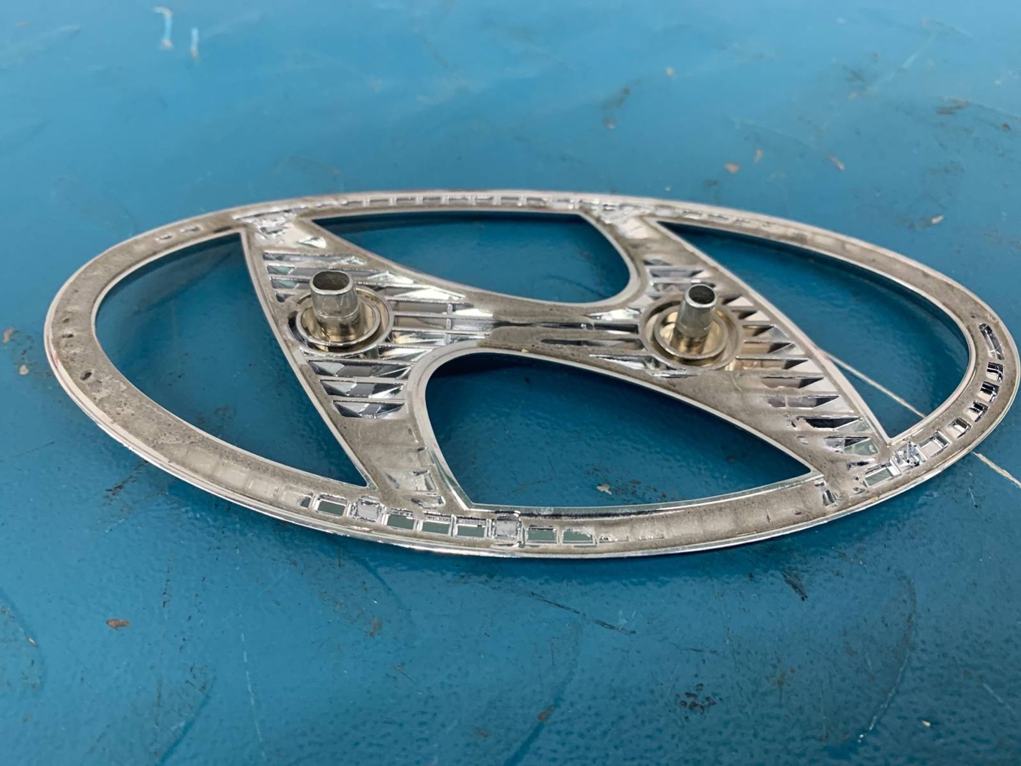 Б/У эмблема ( шильдик, значок ) задний Hyundai, 1600 рублей, Краснодар