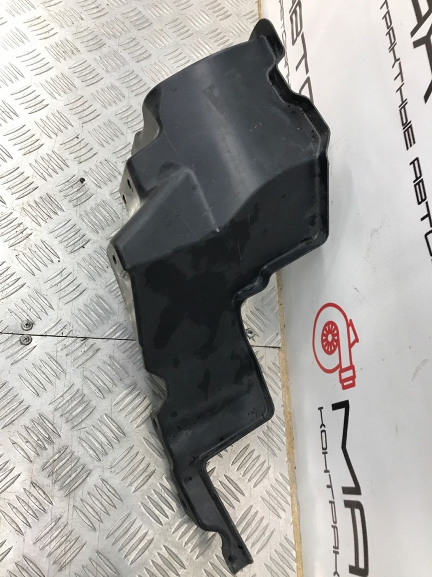 Б/У Дефлектор радиатора левый Mitsubishi L200 KJ3T, 690 рублей, Краснодар