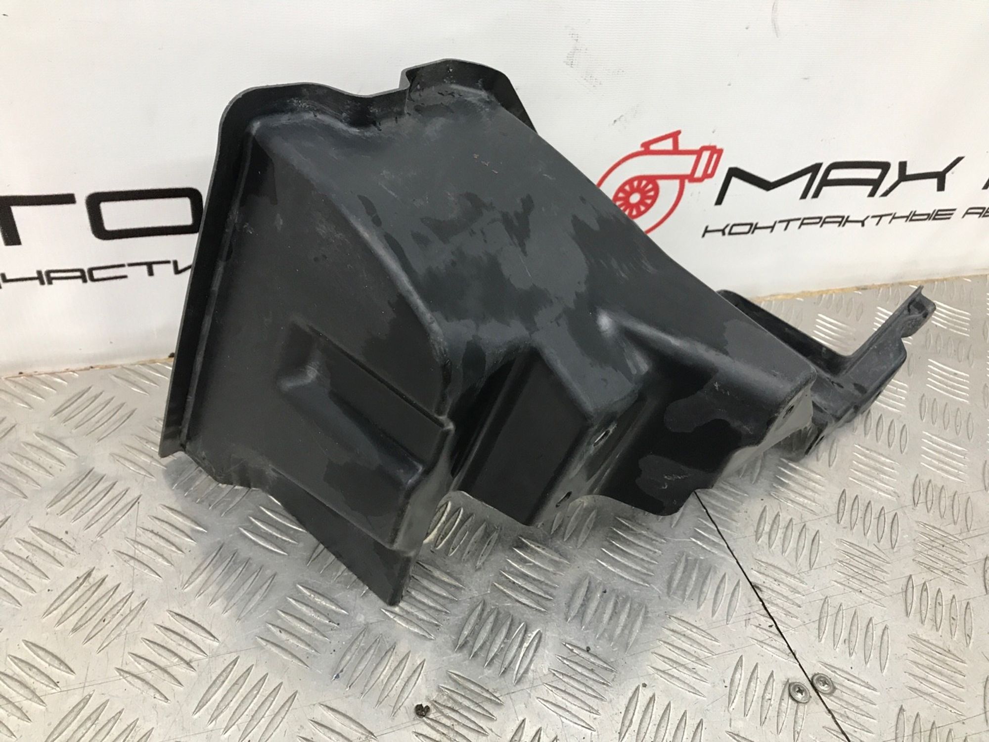 Б/У Дефлектор радиатора левый Mitsubishi L200 KJ3T, 690 рублей, Краснодар