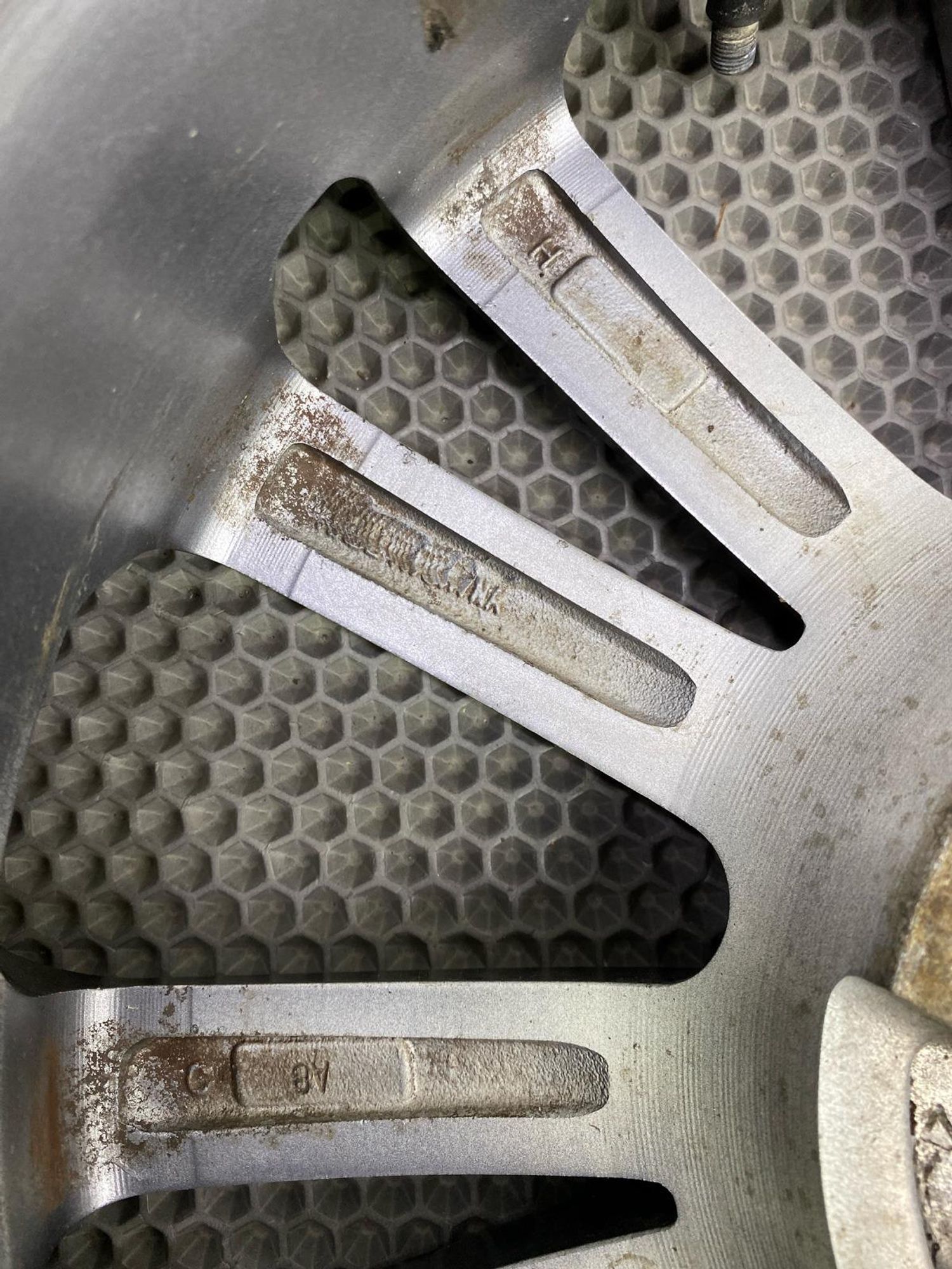 ДИСК 1 ШТ 16 via 40ET 5x114.3 Литой, 2990 рублей, Краснодар