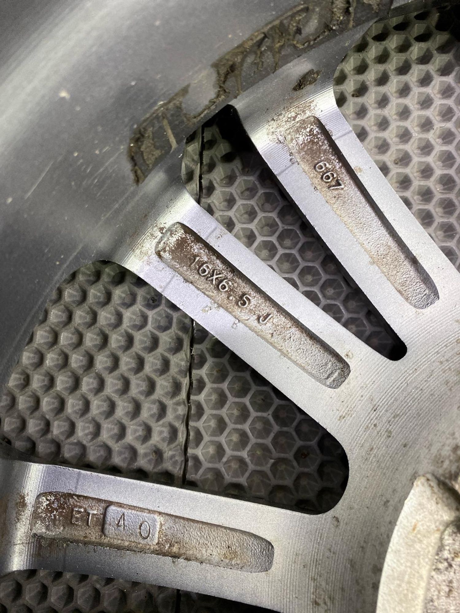 ДИСК 1 ШТ 16 via 40ET 5x114.3 Литой, 2990 рублей, Краснодар