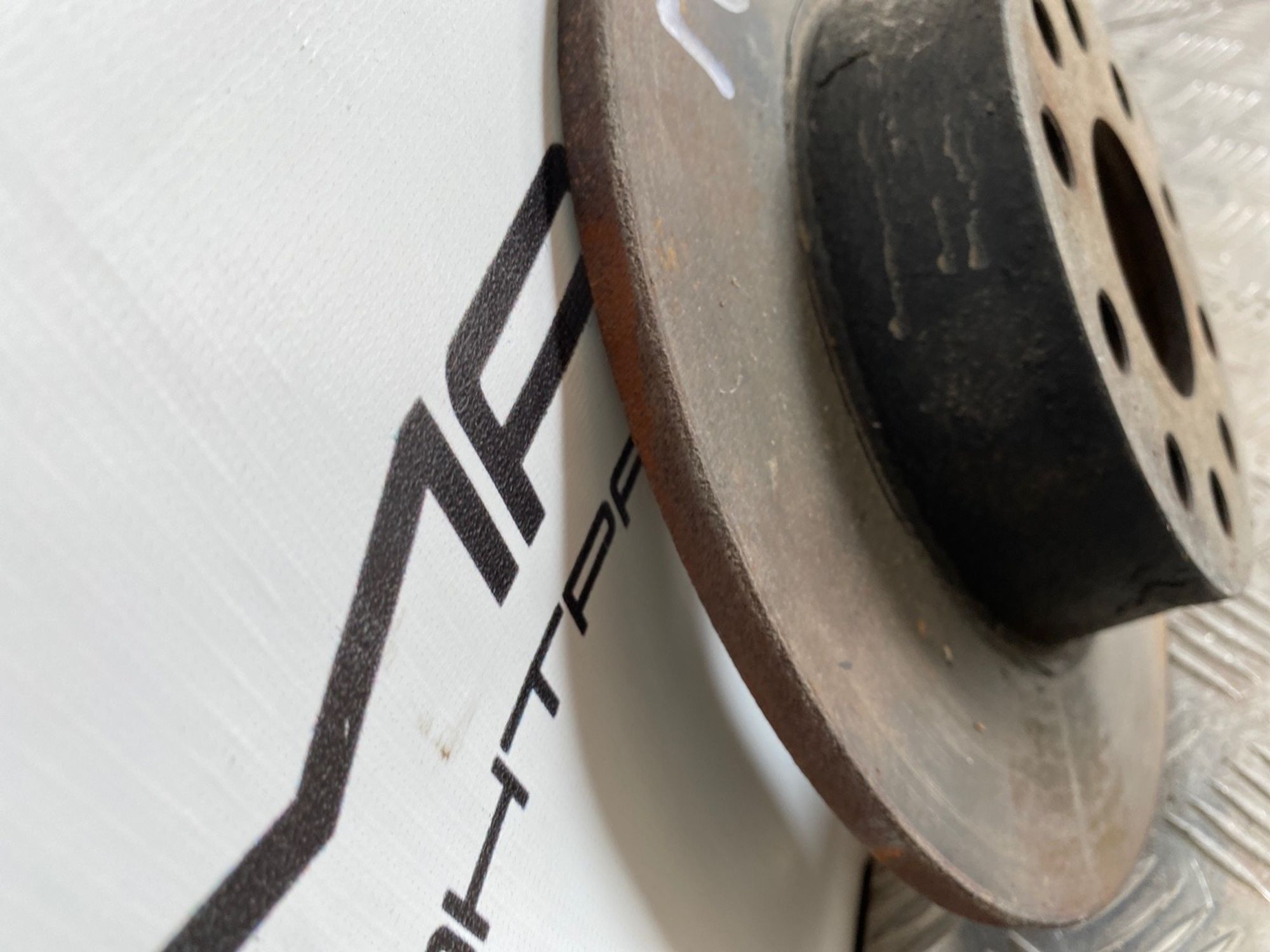 Б/У тормозной диск задний Volkswagen Golf 2008, 890 рублей, Краснодар