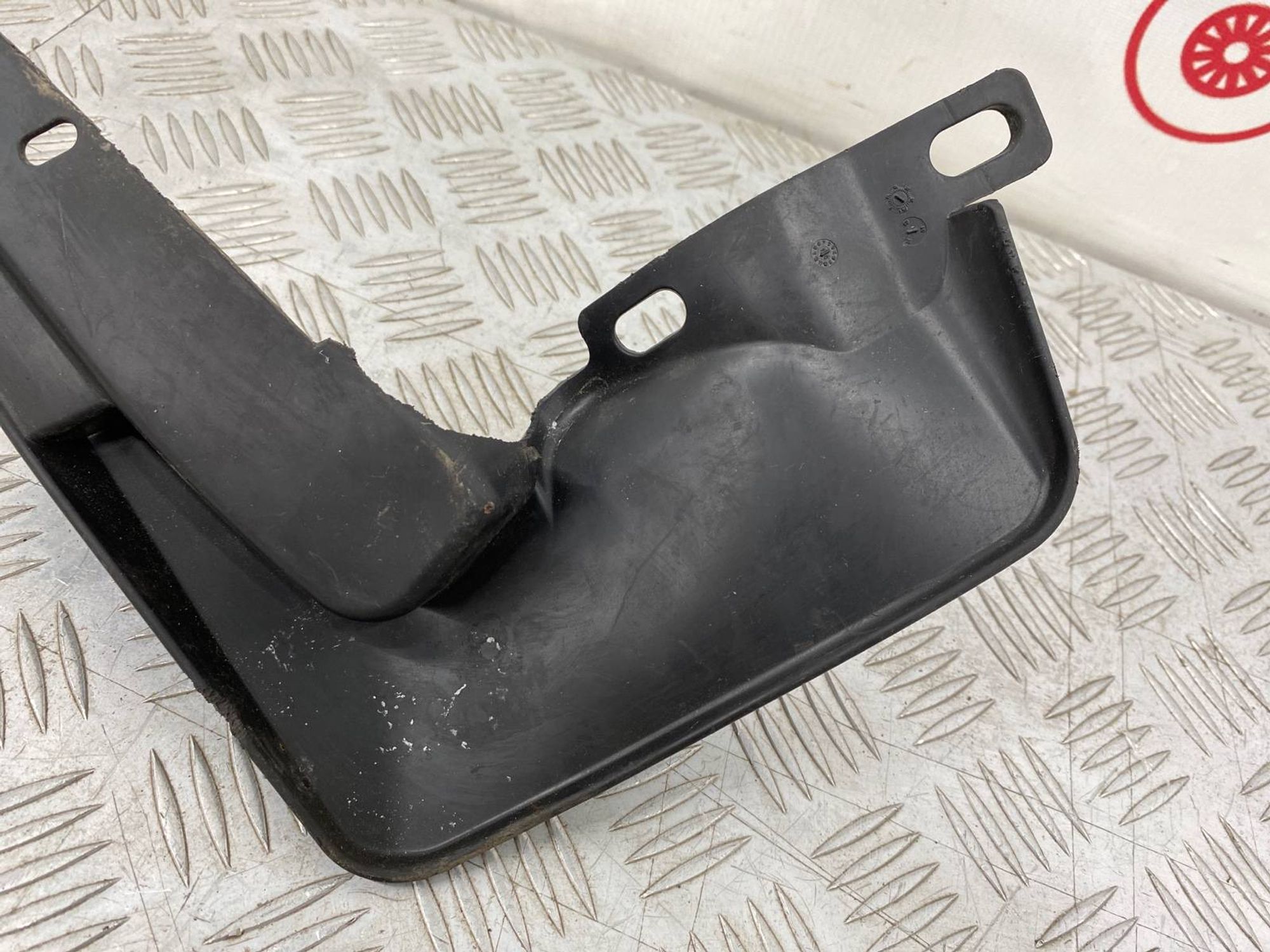Б/У брызговик передний правый Lada 2110 2110 2001, 320 рублей, Краснодар