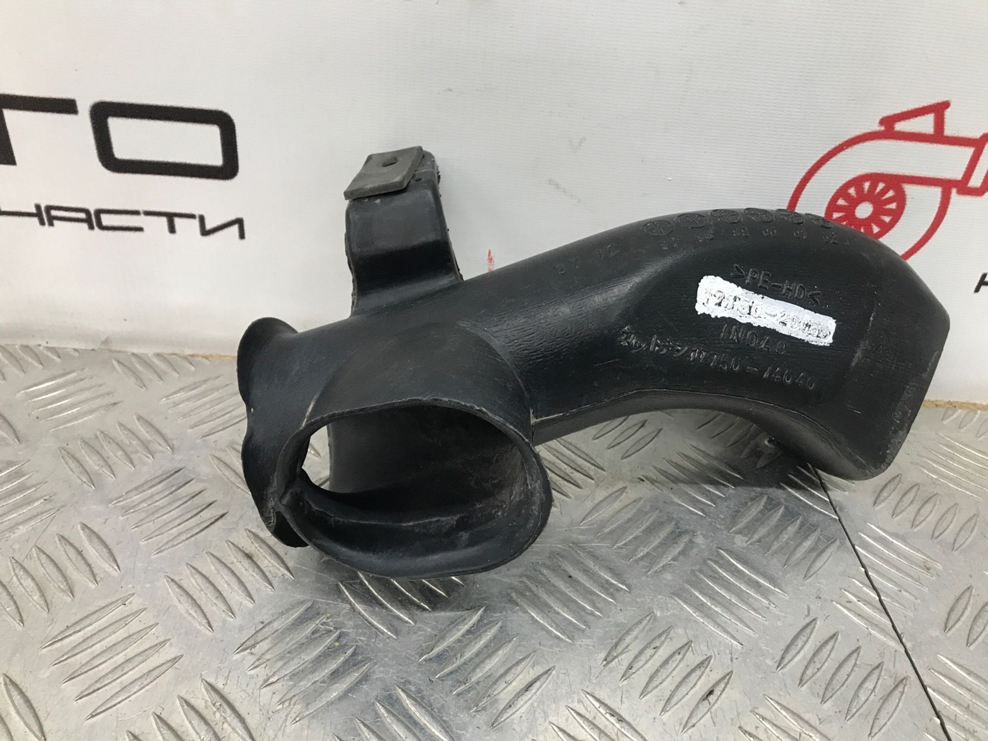 Б/У патрубок воздушного фильтра Lexus Rx300 MCU10 2000, 499 рублей, Краснодар