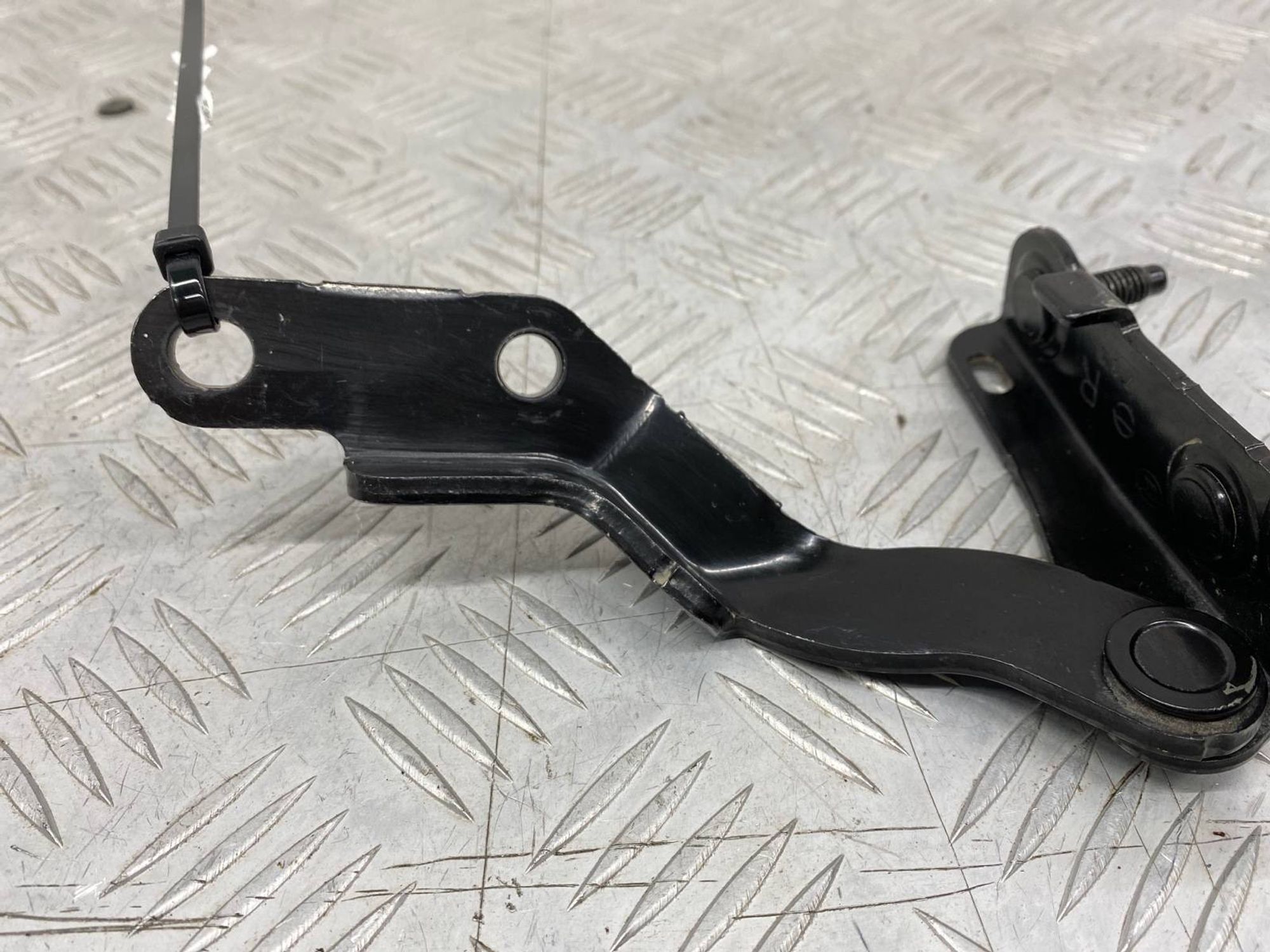 Б/У петля крышки багажника задний правый Nissan, 1520 рублей, Краснодар