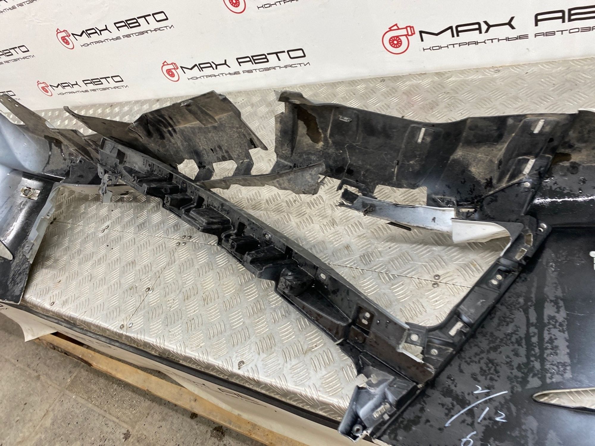 Б/У Бампер передний Lexus Lx570 URJ201 2015, 990 рублей, Краснодар