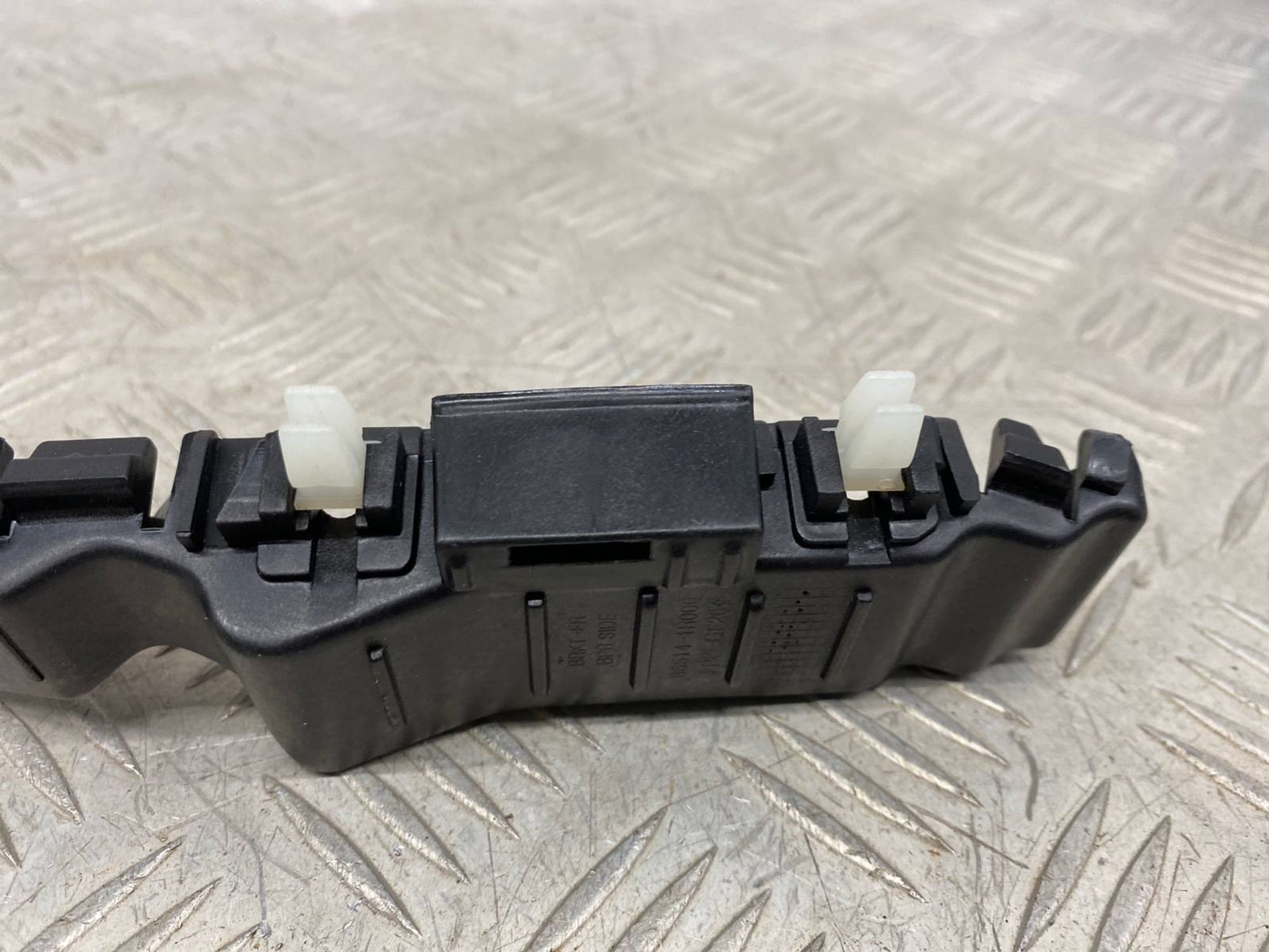 НОВАЯ(ЫЙ) крепление бампера ( кронштейн ) передний, 320 рублей, Краснодар